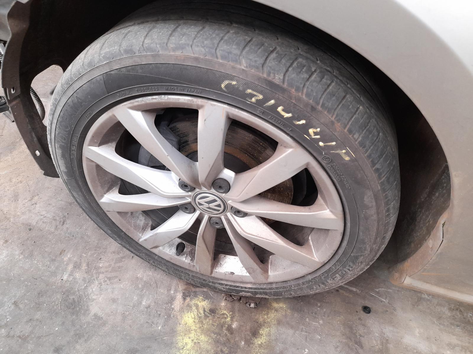 View Auto part Alternator Volkswagen Golf 2015