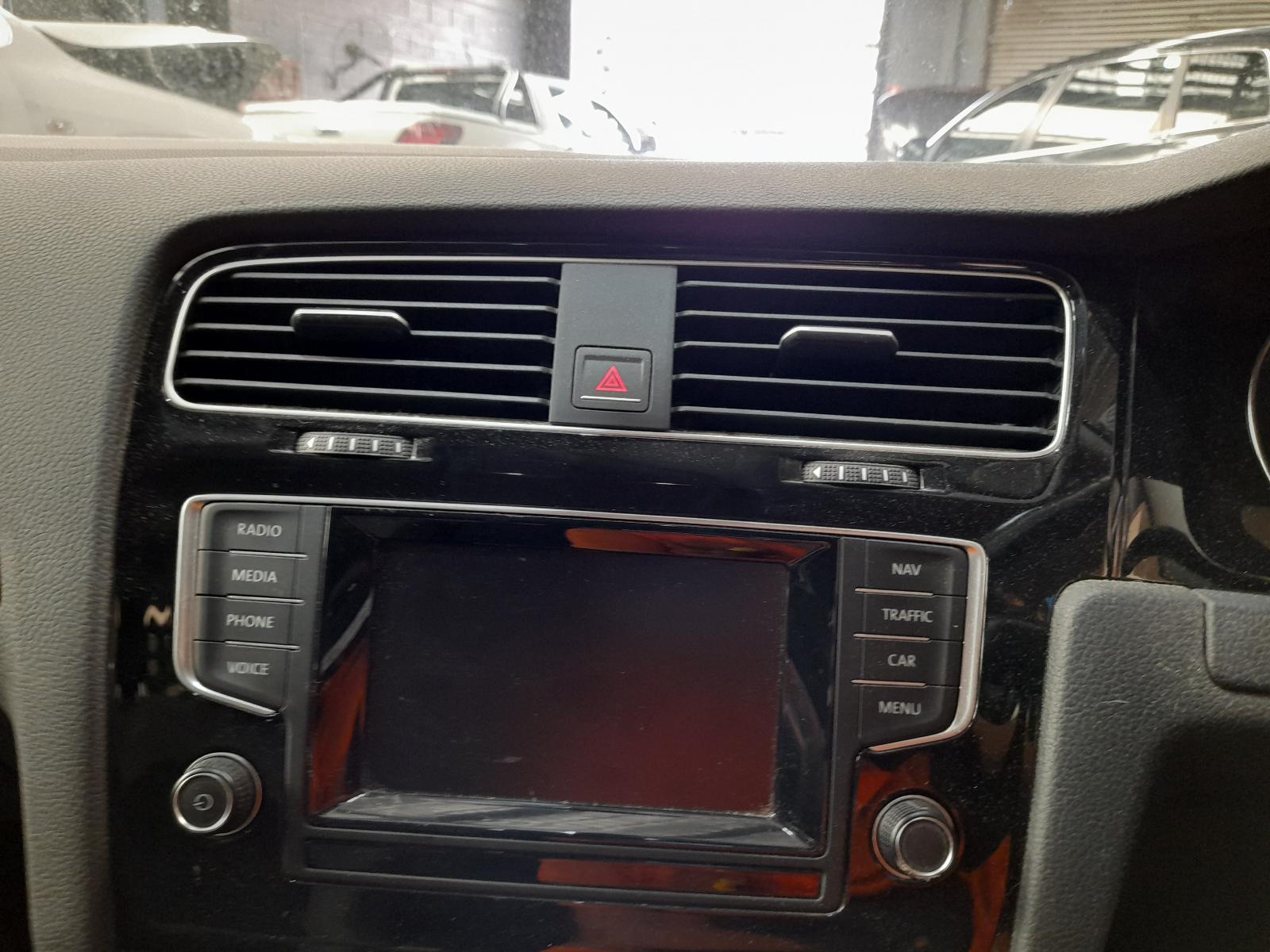 View Auto part Alternator Volkswagen Golf 2015