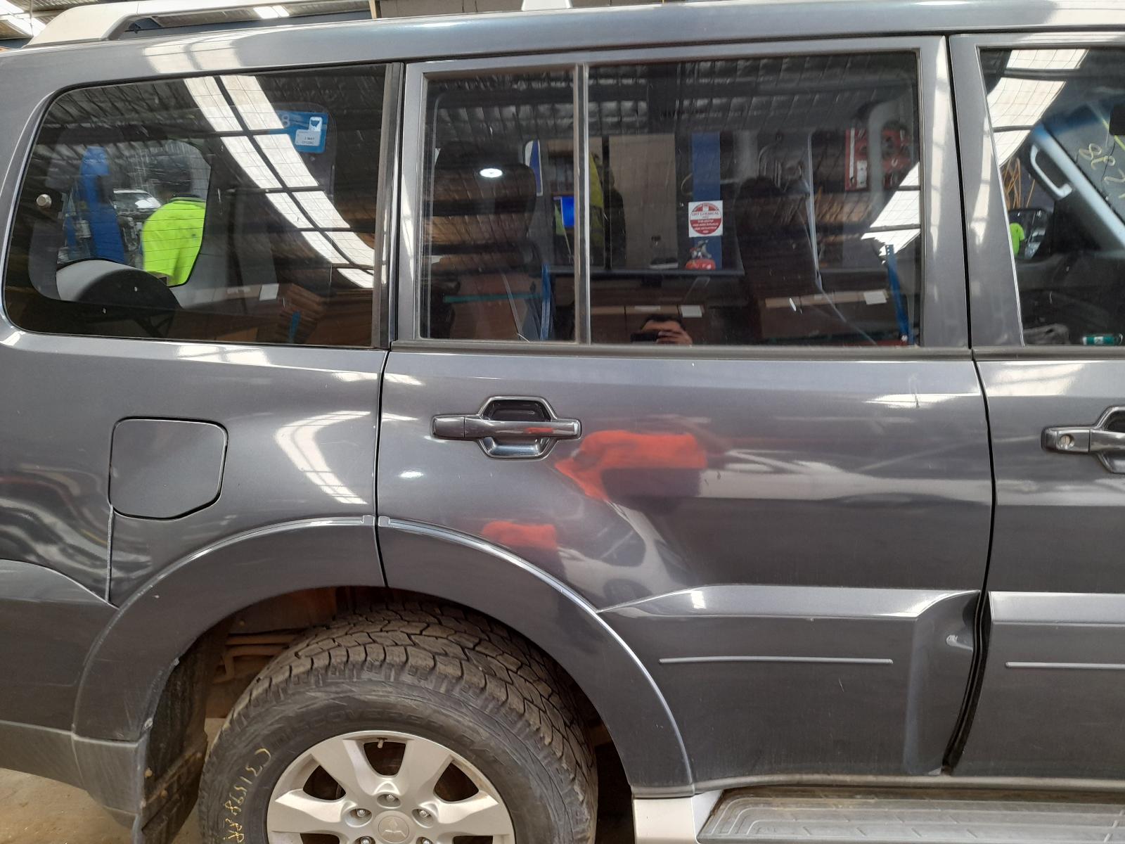 View Auto part Spare Wheel Carrier Mitsubishi Pajero 2009
