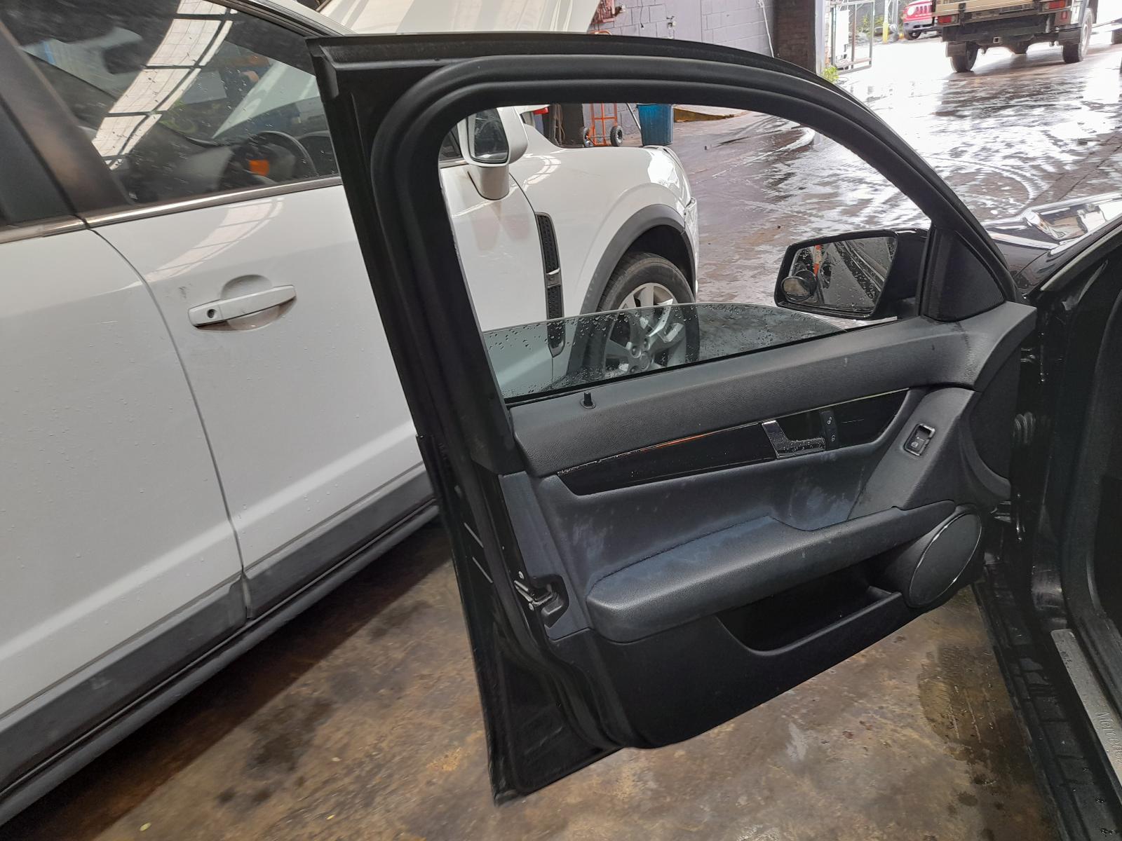 View Auto part Left Door Mirror Mercedes C Class 2009