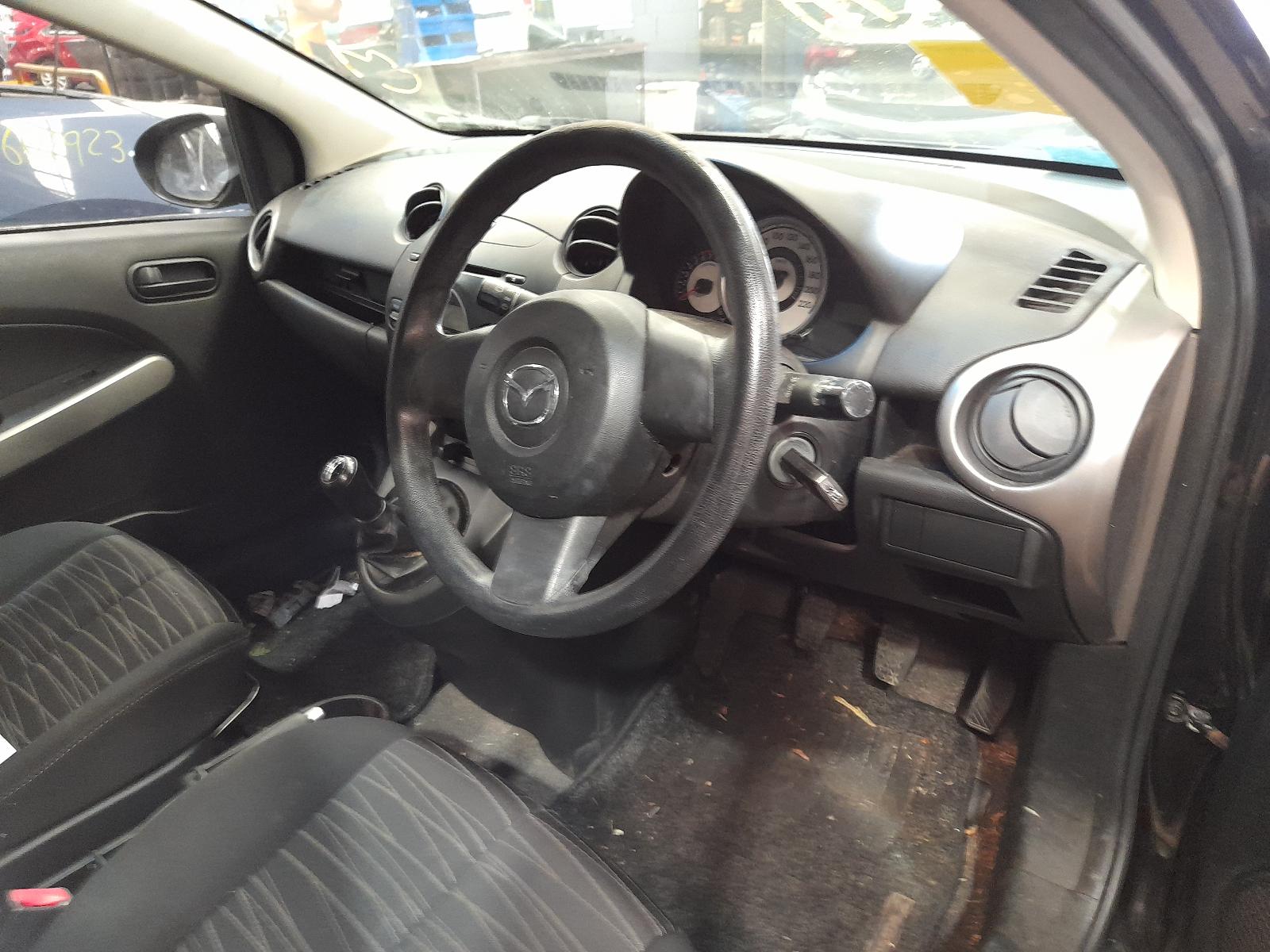 2009 Mazda 2 Grille View Auto part Grille Mazda 2 2009