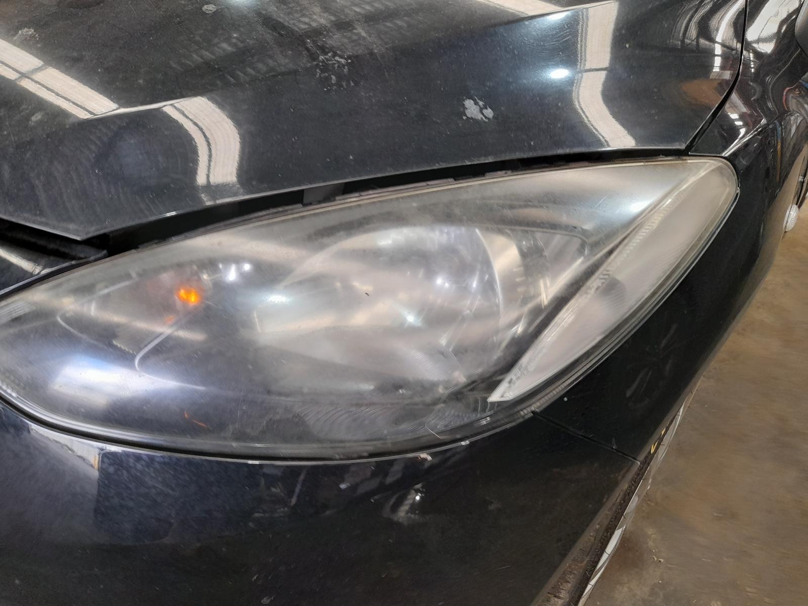 2009 Mazda 2 Grille View Auto part Grille Mazda 2 2009