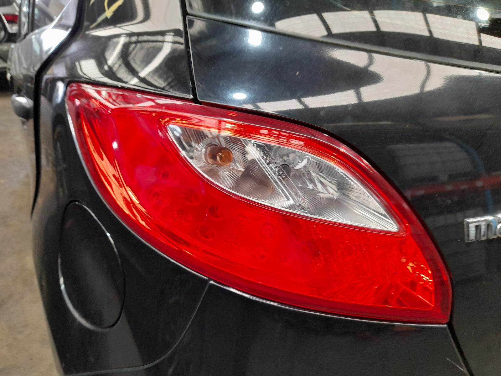 2009 Mazda 2 Grille View Auto part Grille Mazda 2 2009