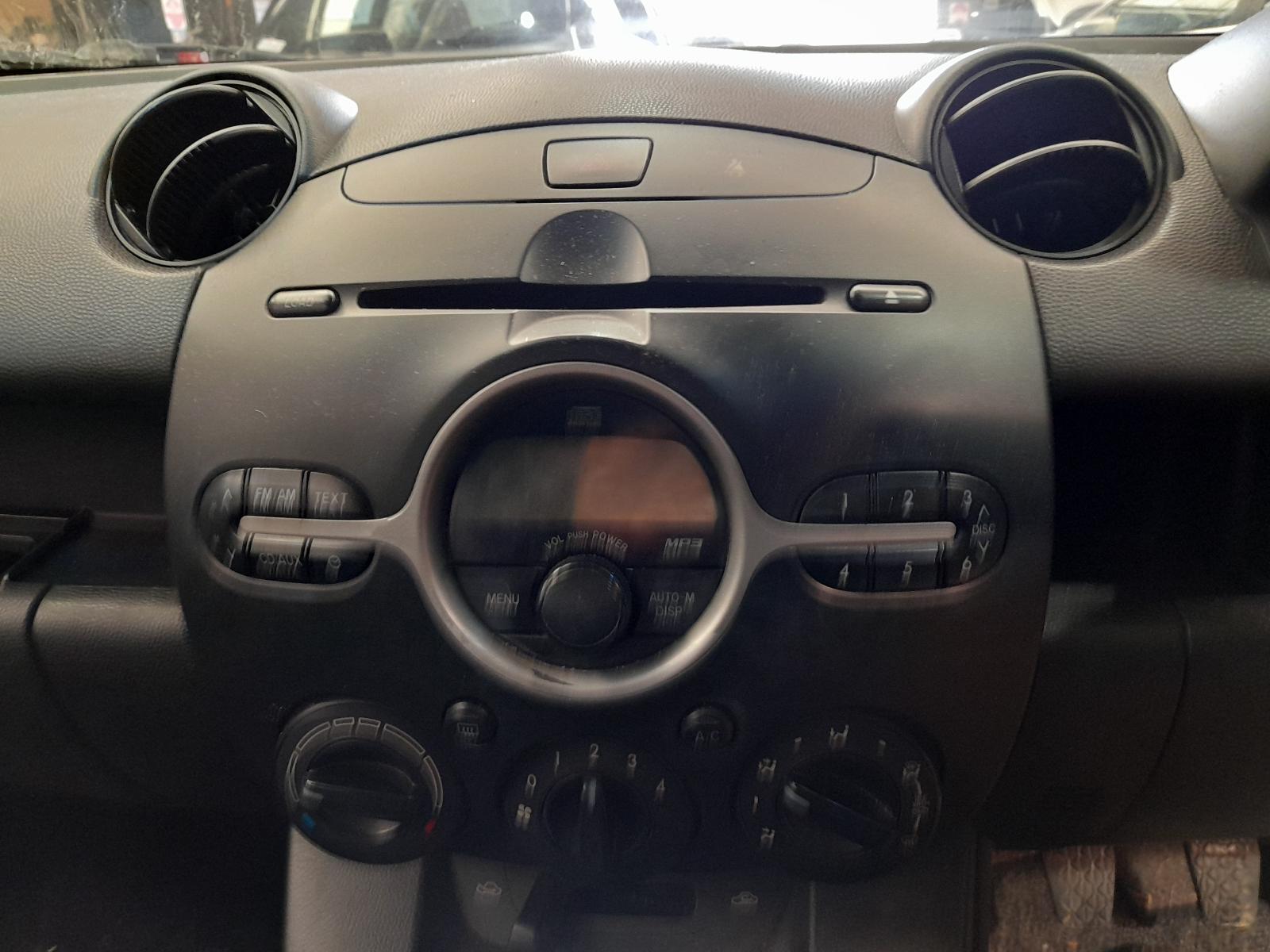 2009 Mazda 2 Grille View Auto part Grille Mazda 2 2009