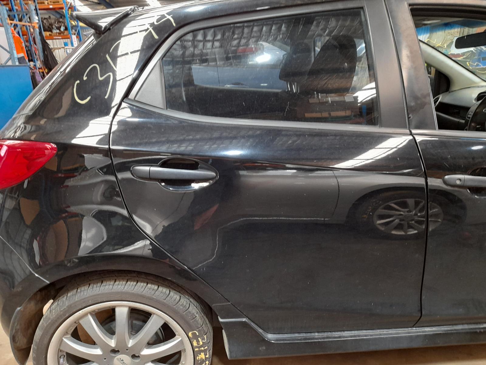 2009 Mazda 2 Grille View Auto part Grille Mazda 2 2009