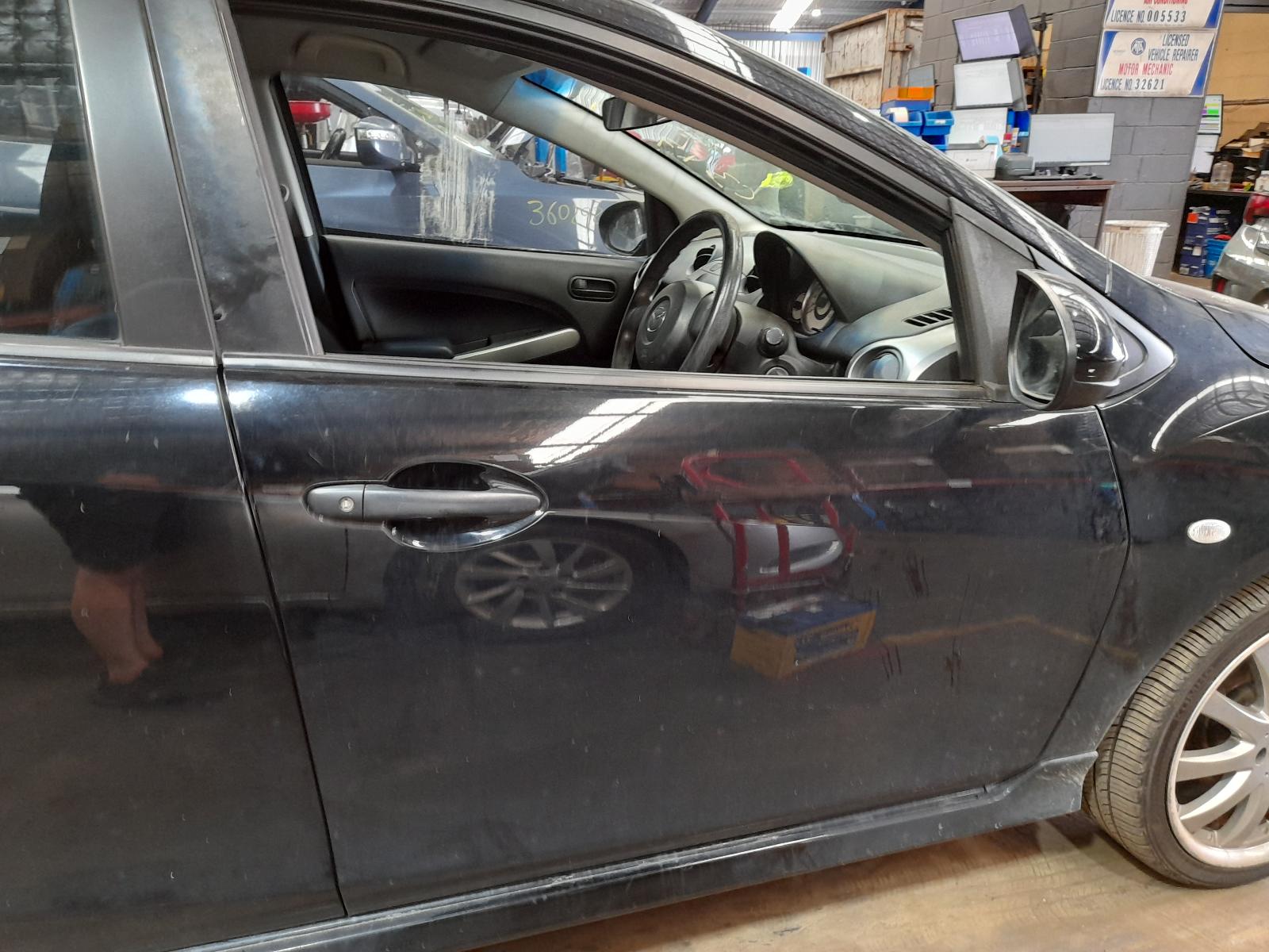 2009 Mazda 2 Grille View Auto part Grille Mazda 2 2009