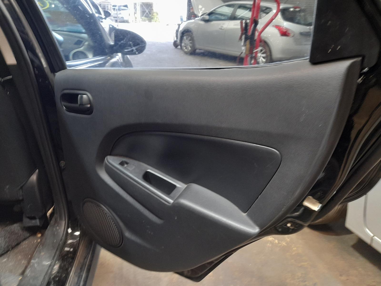 2009 Mazda 2 Grille View Auto part Grille Mazda 2 2009