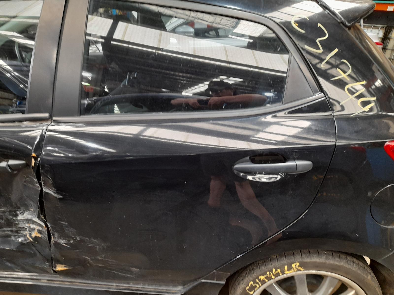 2009 Mazda 2 Grille View Auto part Grille Mazda 2 2009