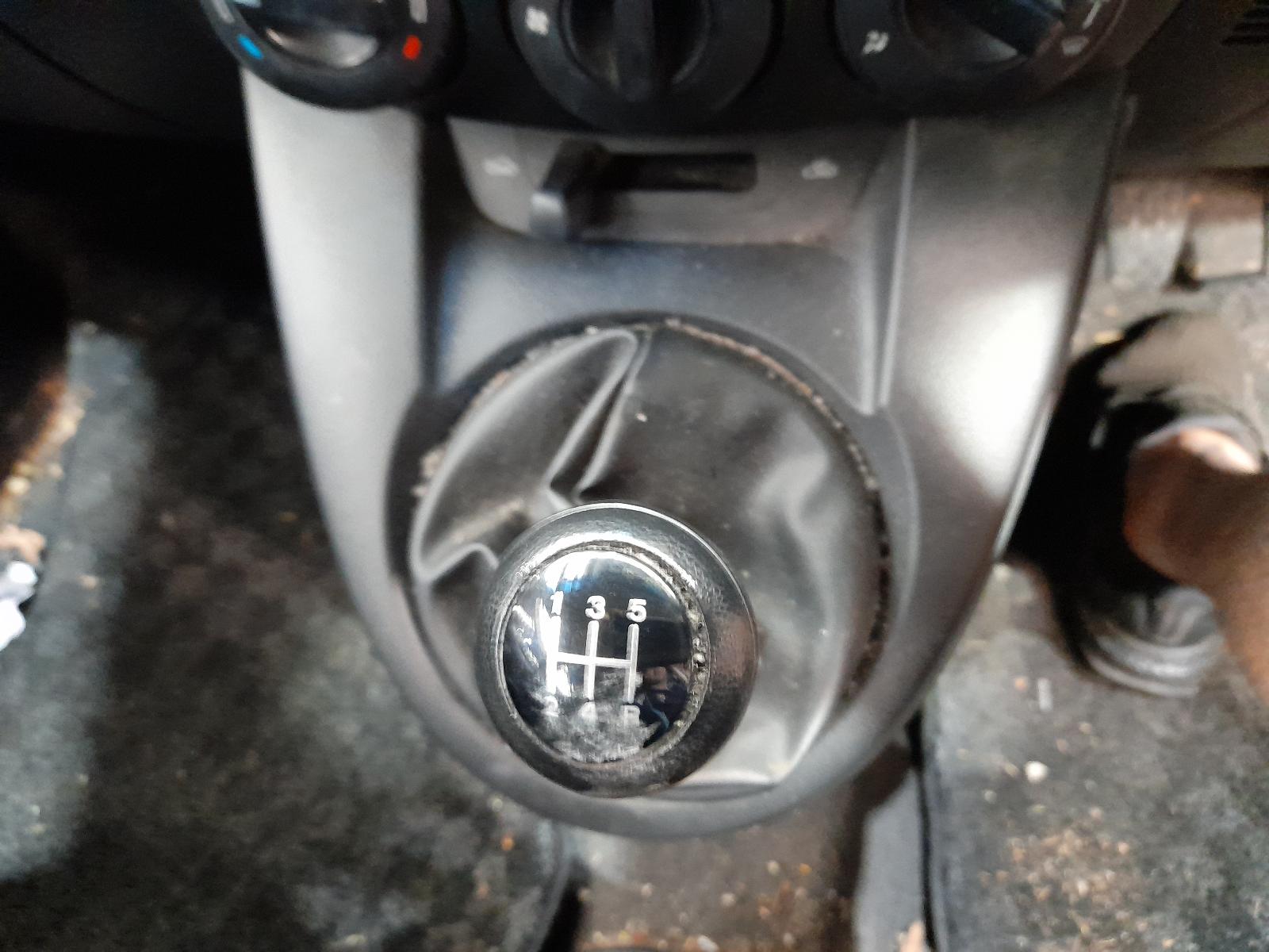 2009 Mazda 2 Grille View Auto part Grille Mazda 2 2009