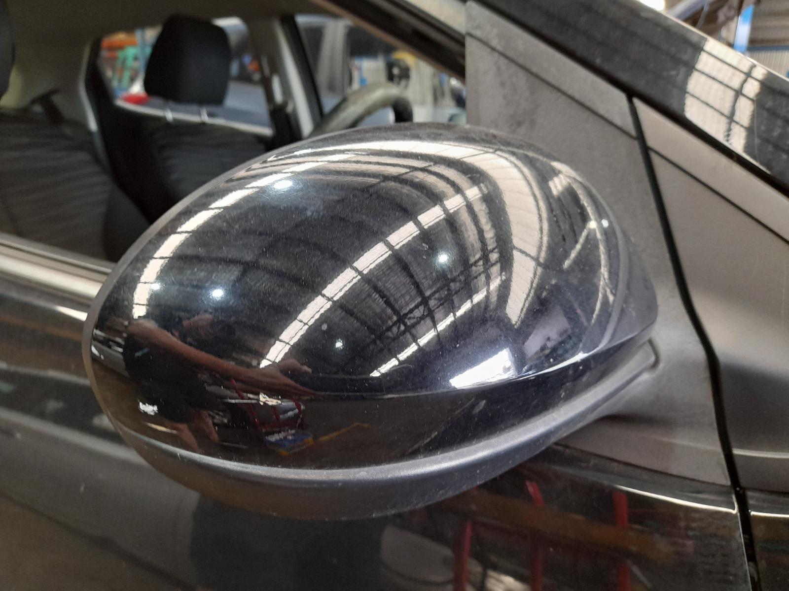 2009 Mazda 2 Grille View Auto part Grille Mazda 2 2009