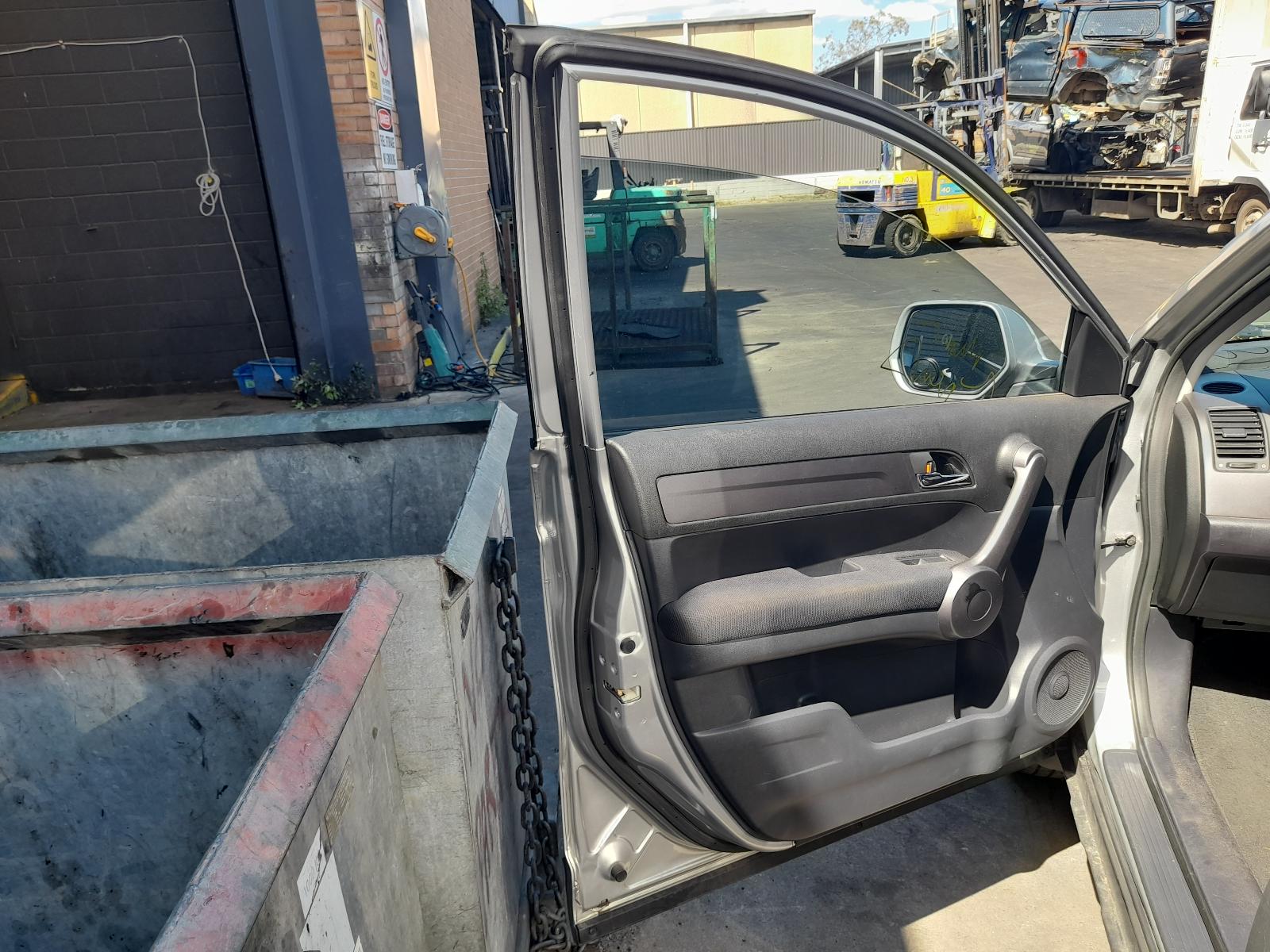 View Auto part Radio/Cd/Dvd/Sat/Tv Honda Crv 2008