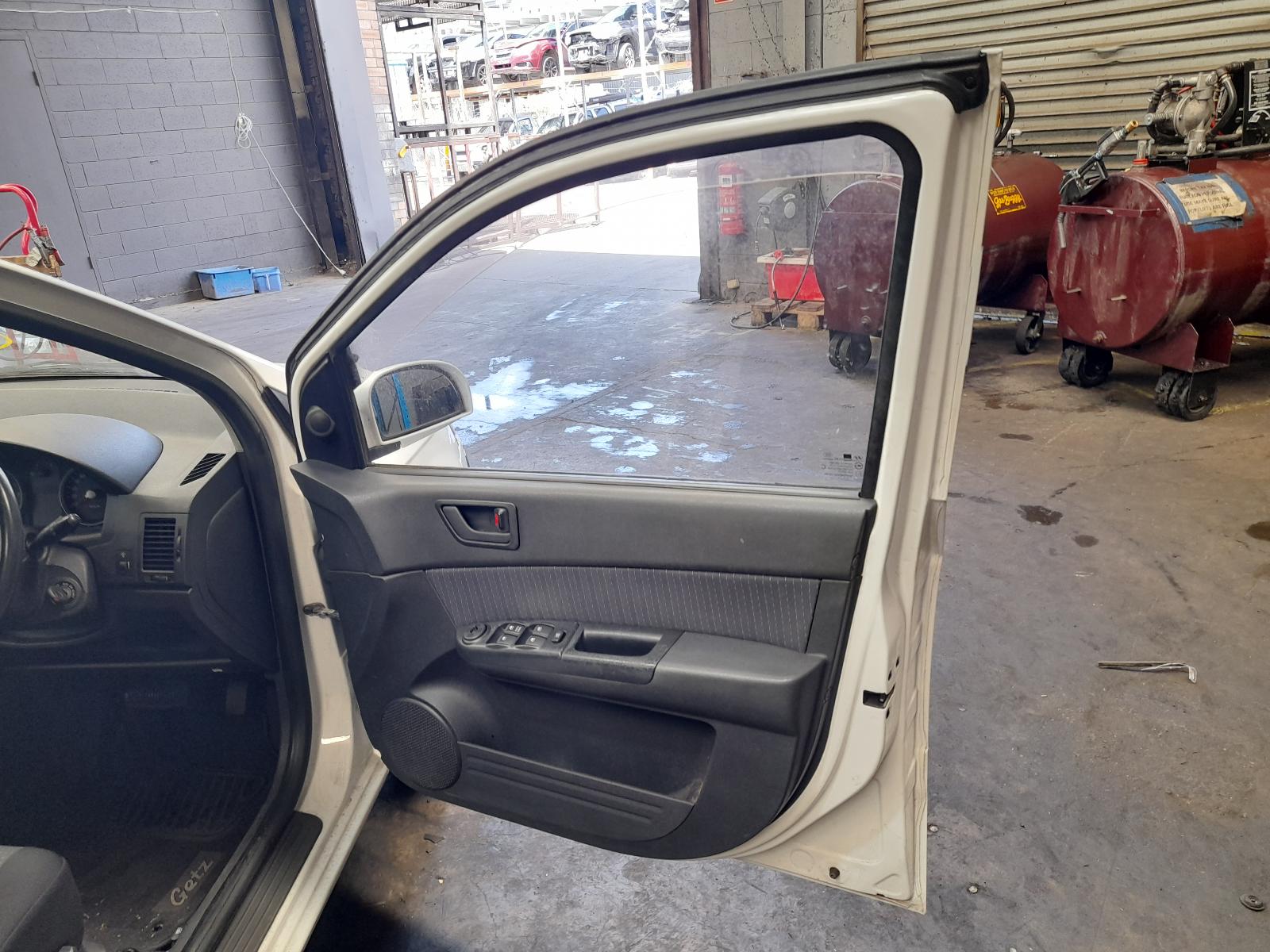 View Auto part Left Rear Wnd Reg/Motor Hyundai Getz 2008