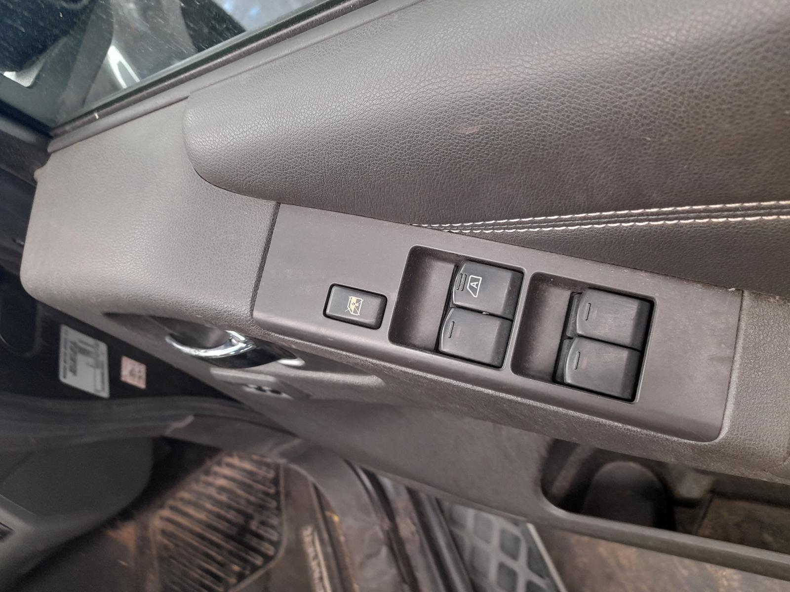 View Auto part Trans/Gearbox Nissan Pathfinder 2013