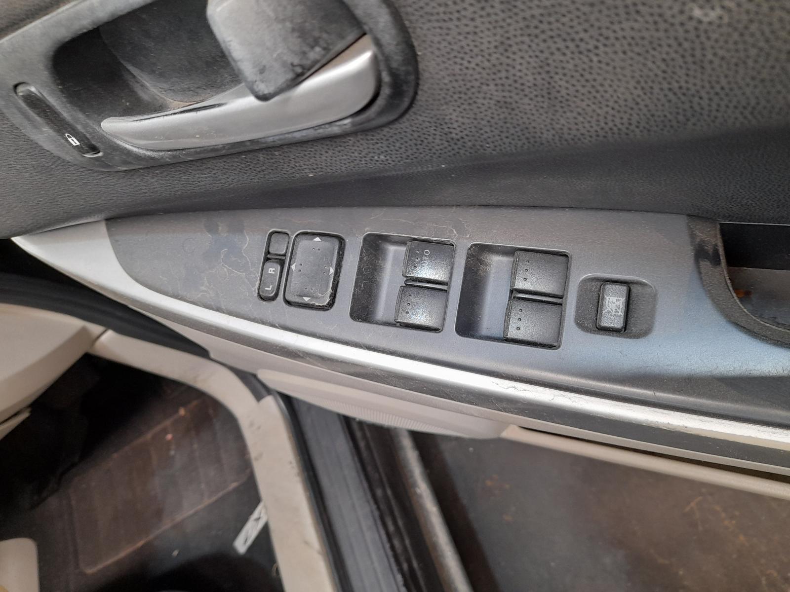 View Auto part Alternator Mazda Cx7 2007