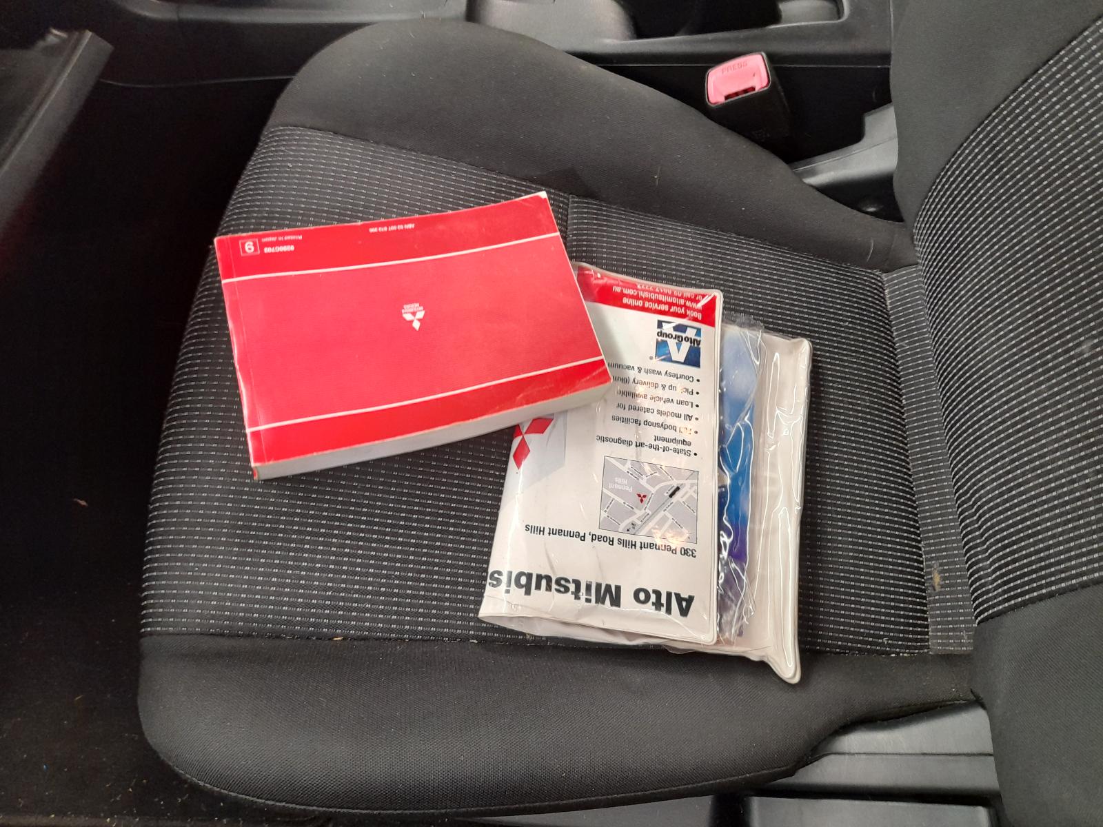 View Auto part Console Mitsubishi Lancer 2008