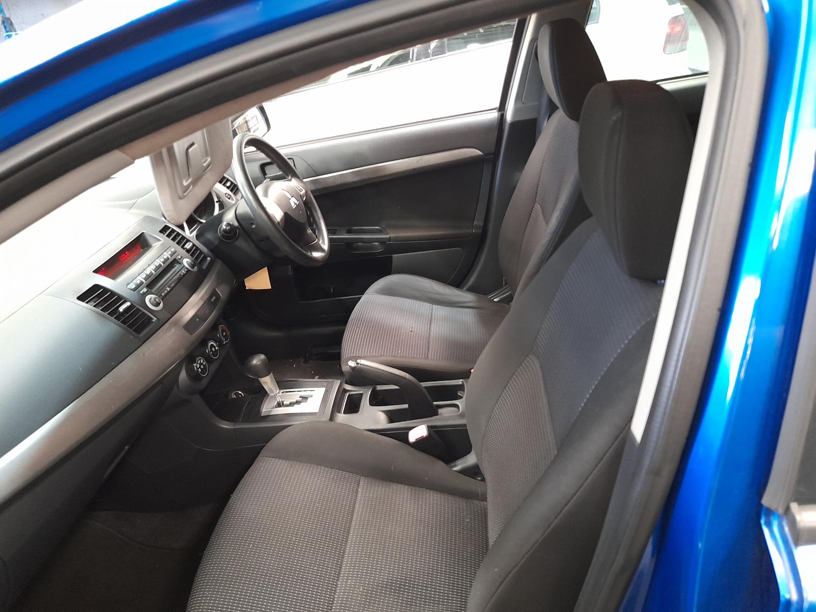 View Auto part Console Mitsubishi Lancer 2008