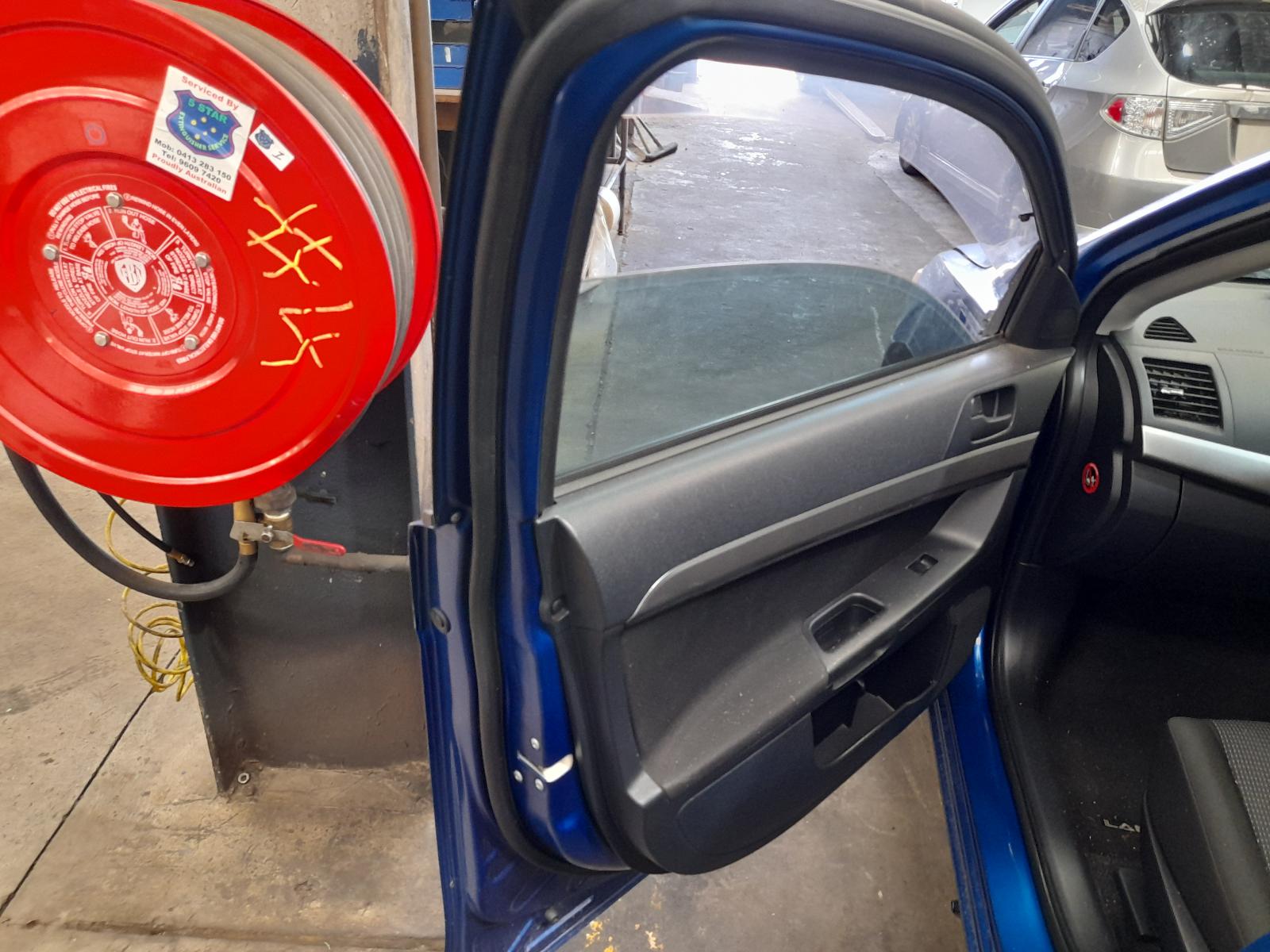 View Auto part Console Mitsubishi Lancer 2008