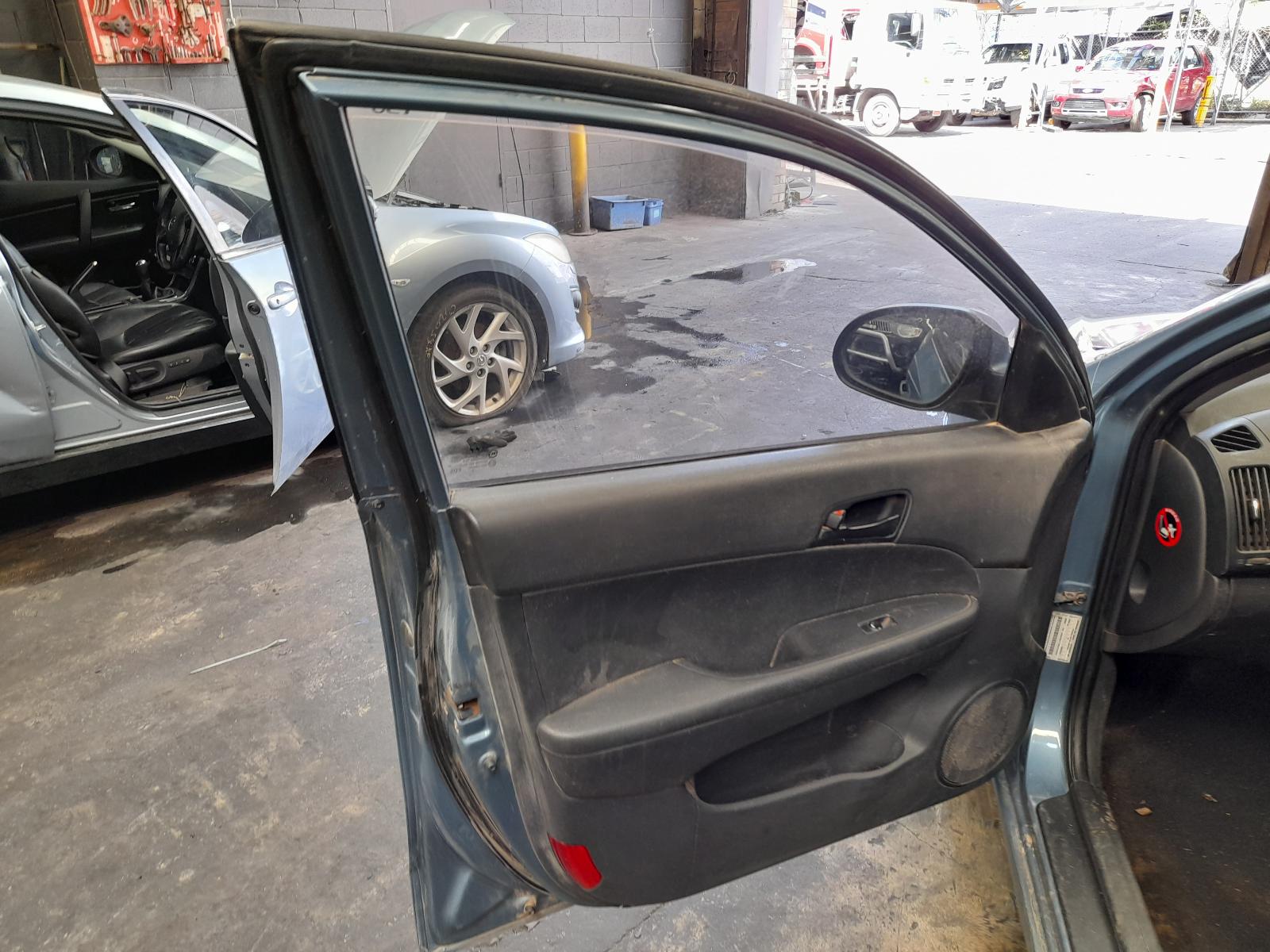 View Auto part Left Rear Wnd Reg/Motor Hyundai I30 2008