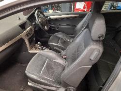 View Auto part Right Front Door Holden Astra 2007