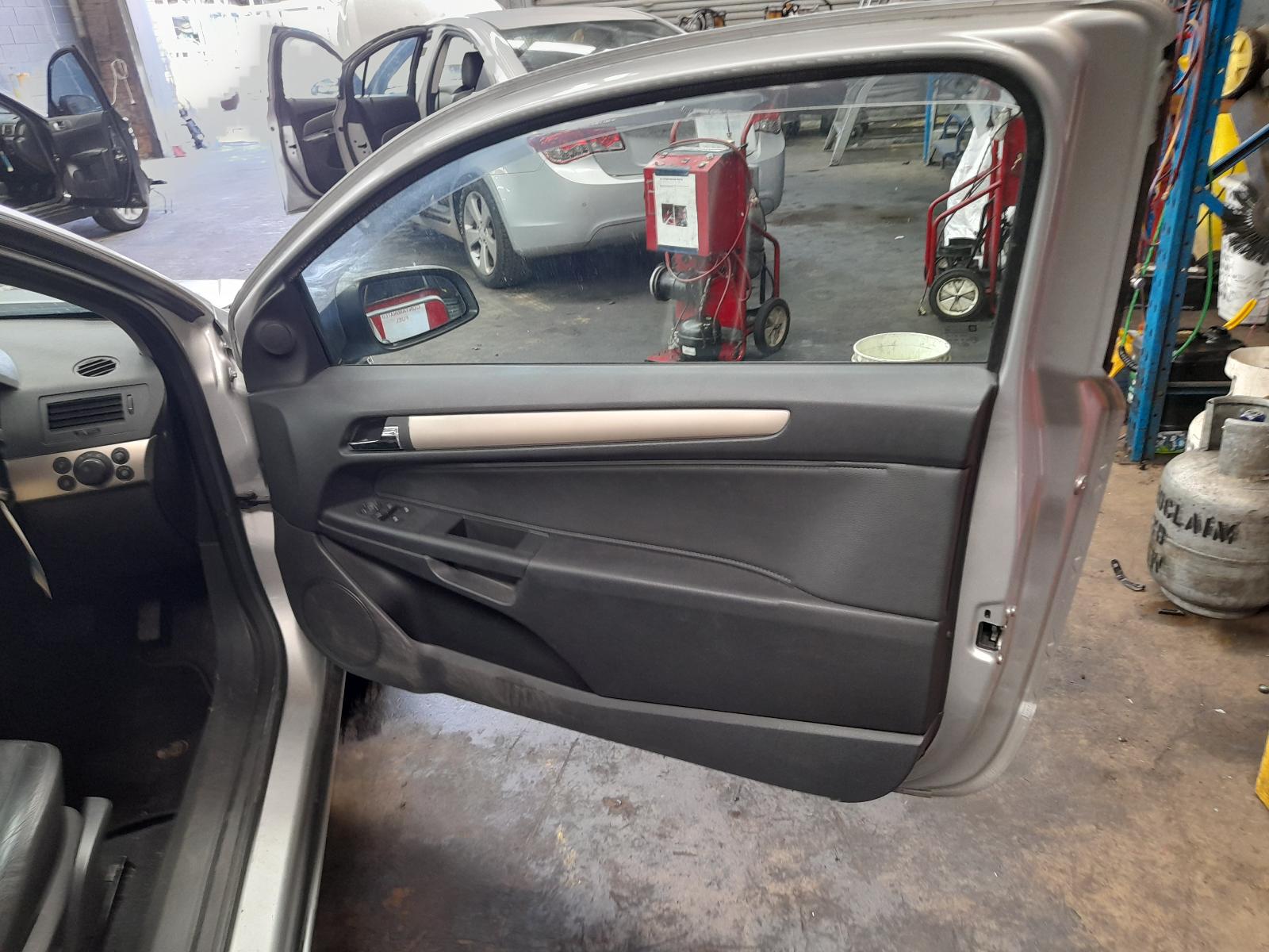 View Auto part Right Front Door Holden Astra 2007