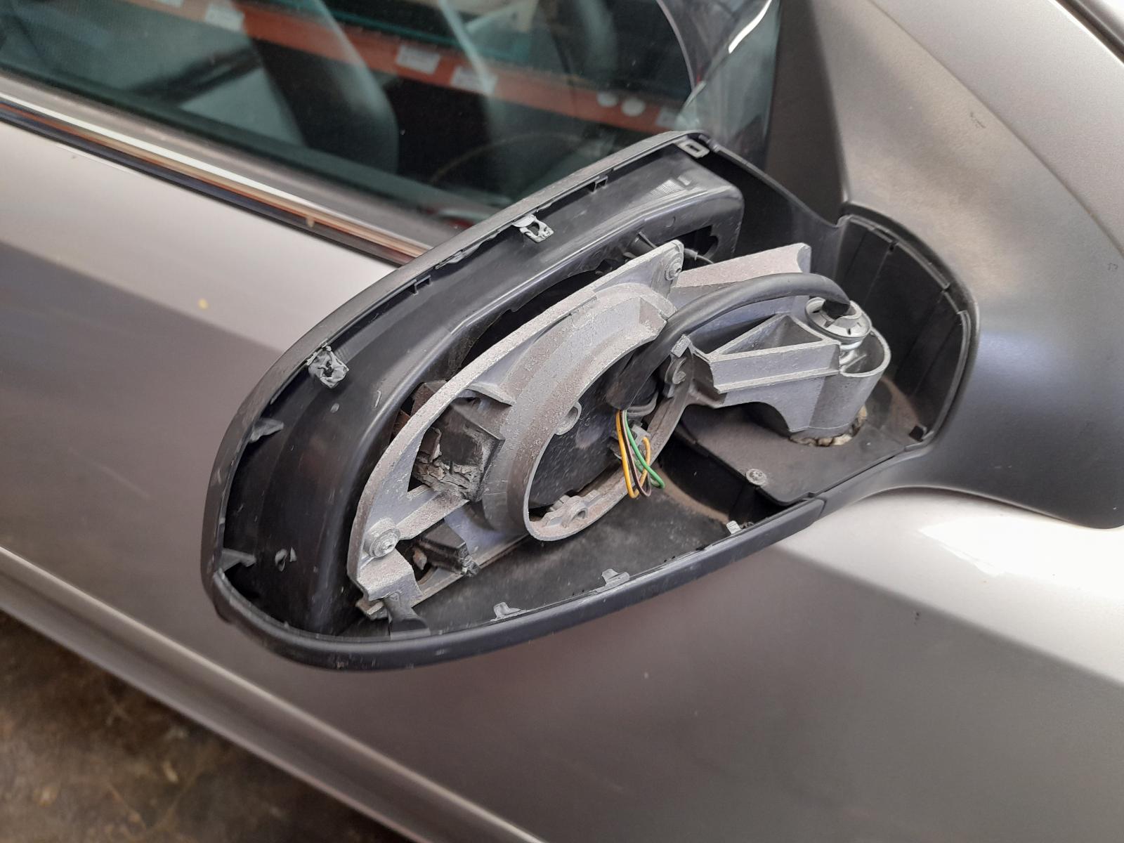 View Auto part Right Front Door Holden Astra 2007