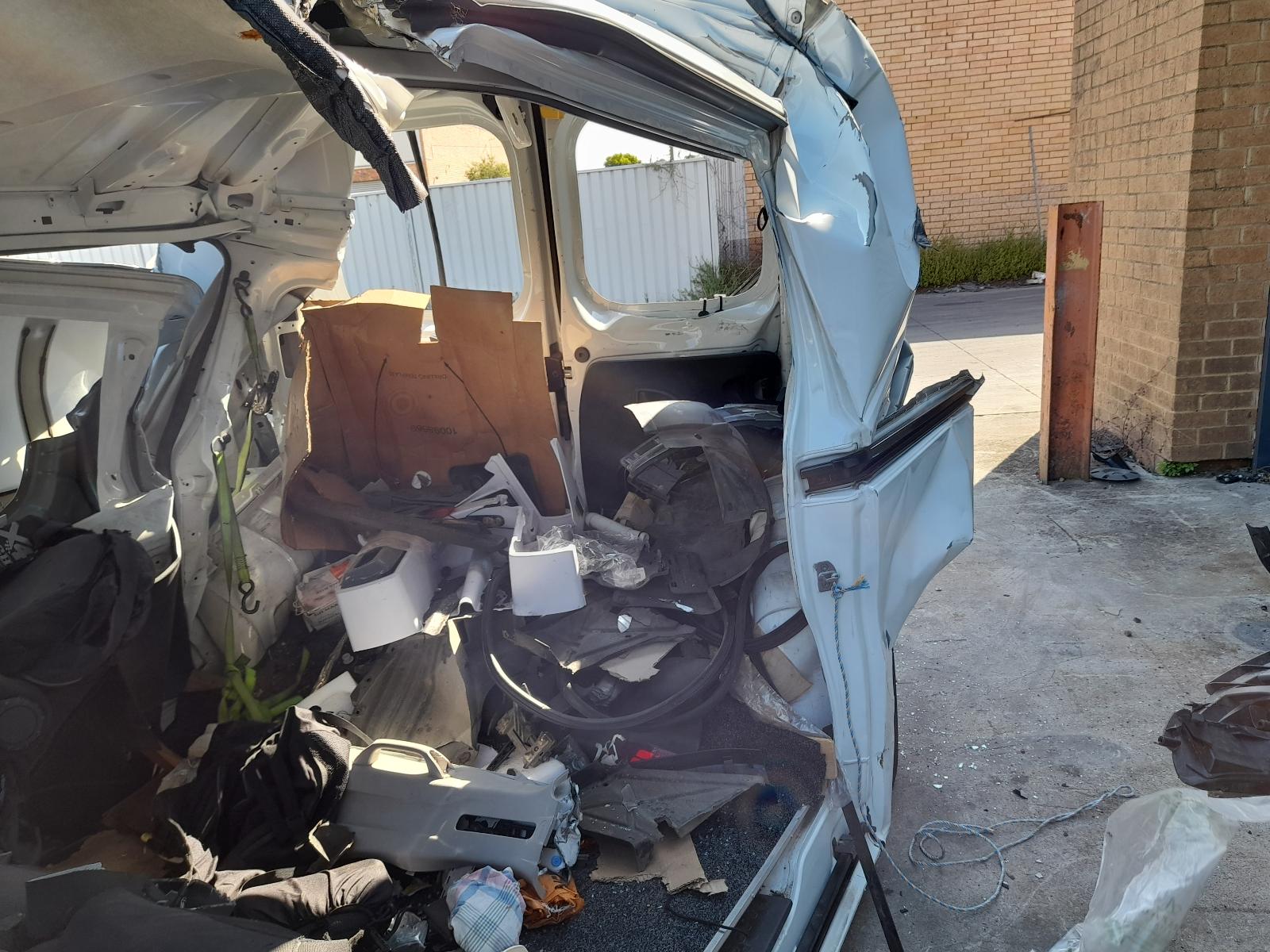 2020 Mitsubishi Express Throttle Body View Auto part Throttle Body Mitsubishi Express 2020