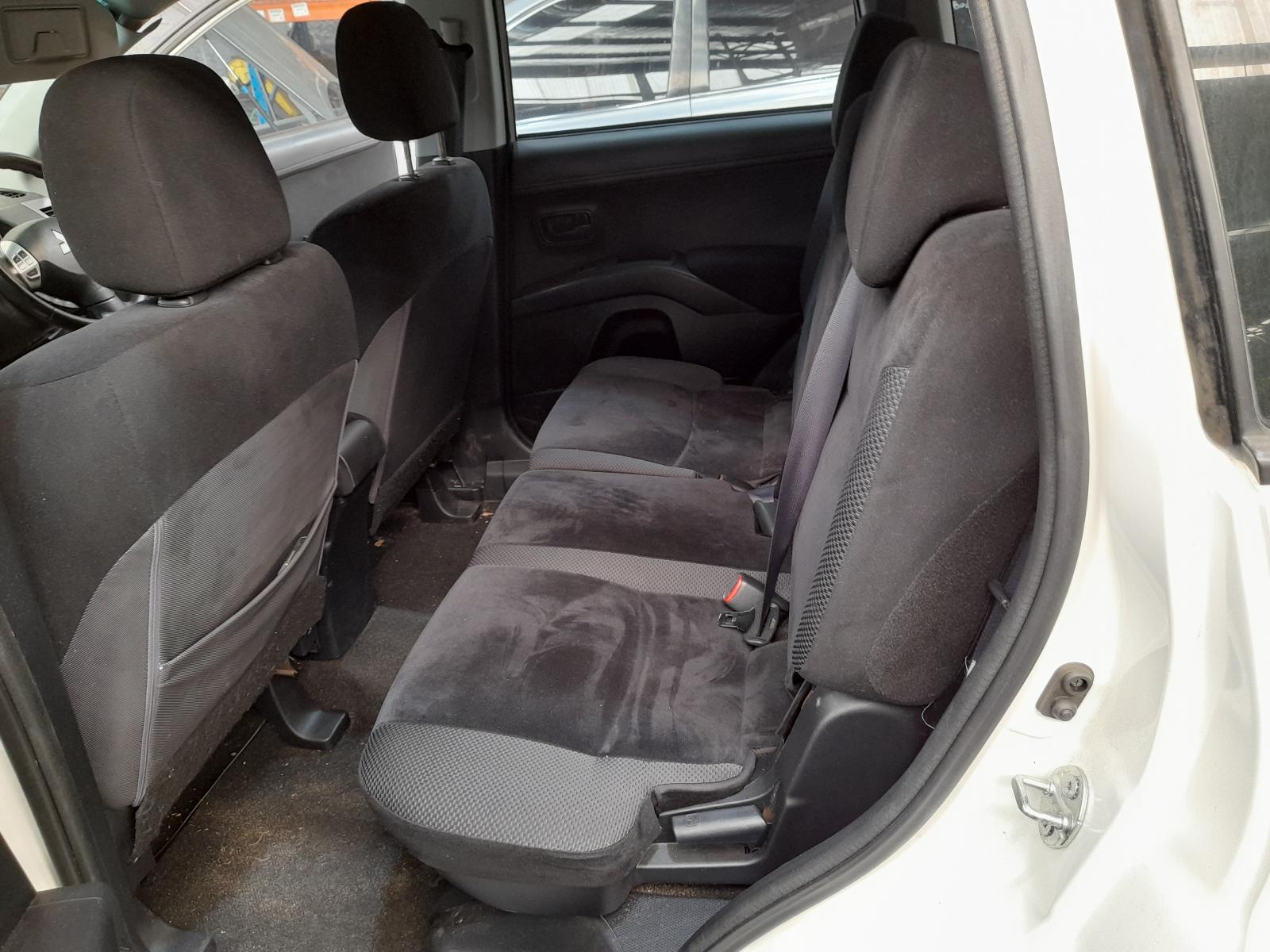 View Auto part Left Taillight Mitsubishi Outlander 2012