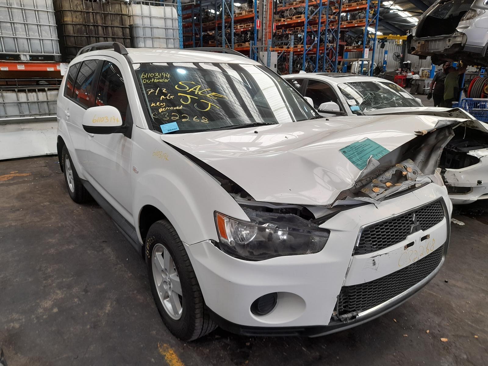 View Auto part Left Taillight Mitsubishi Outlander 2012