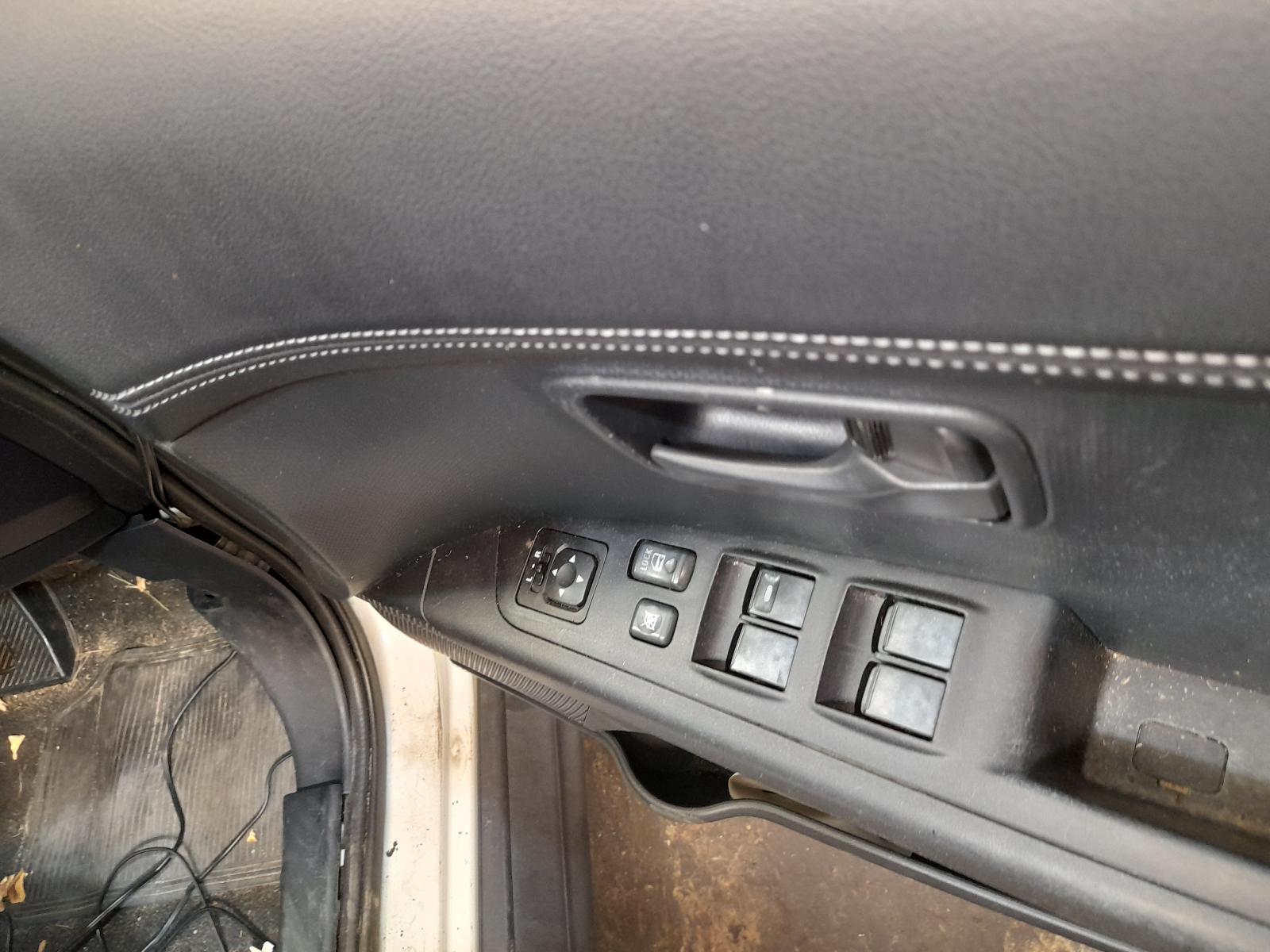 View Auto part Left Taillight Mitsubishi Outlander 2012