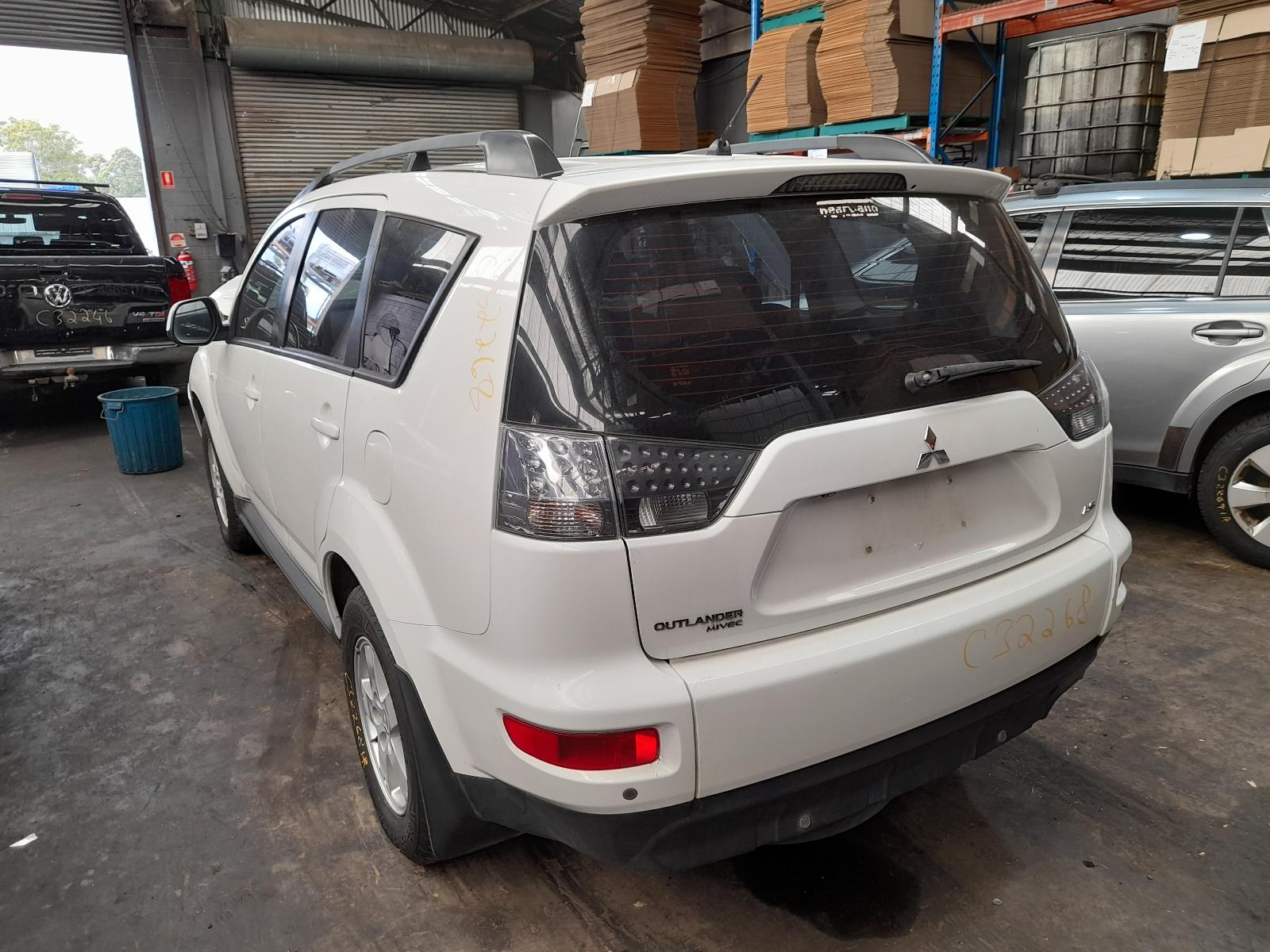 View Auto part Left Taillight Mitsubishi Outlander 2012