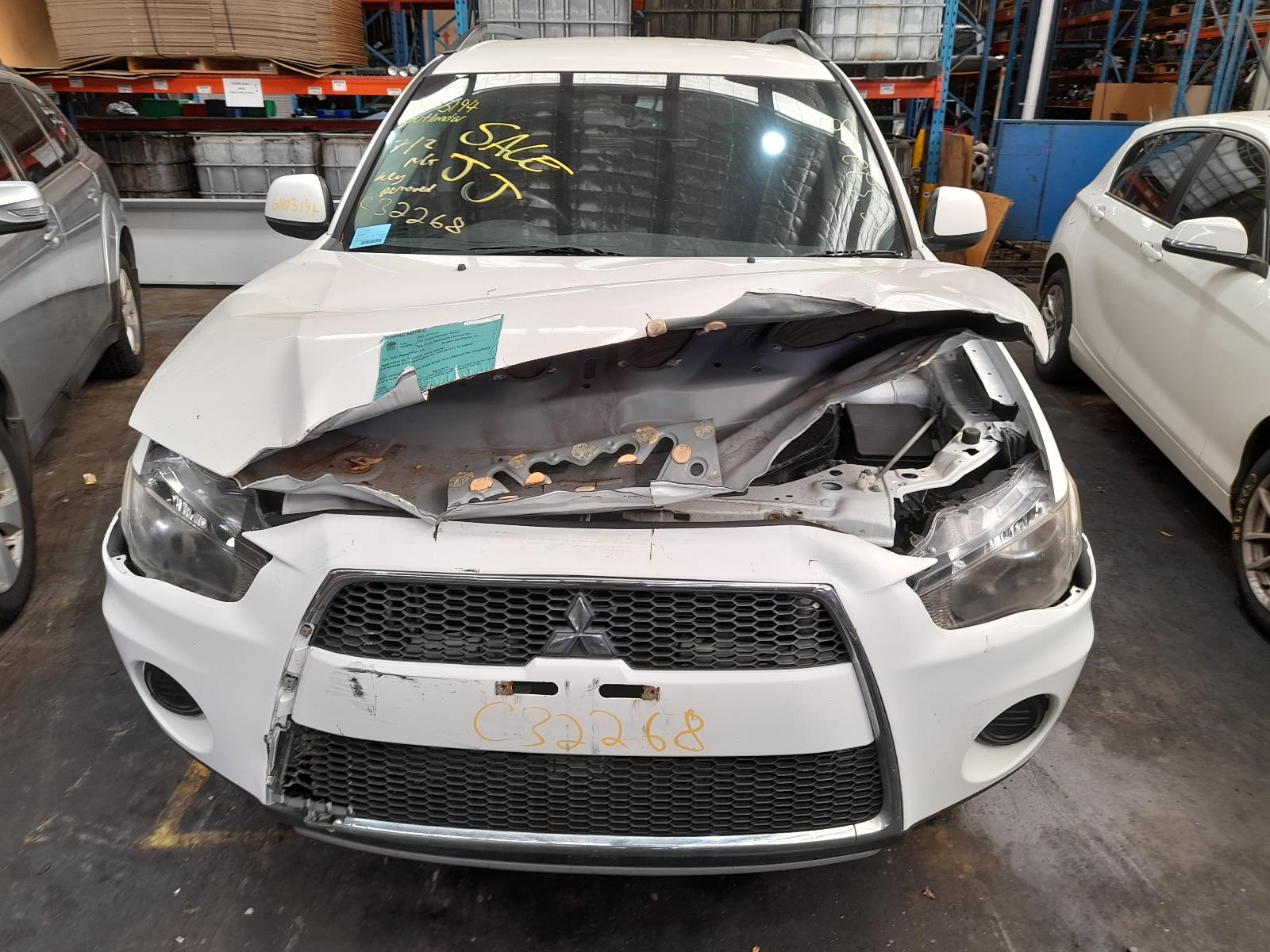 View Auto part Left Taillight Mitsubishi Outlander 2012