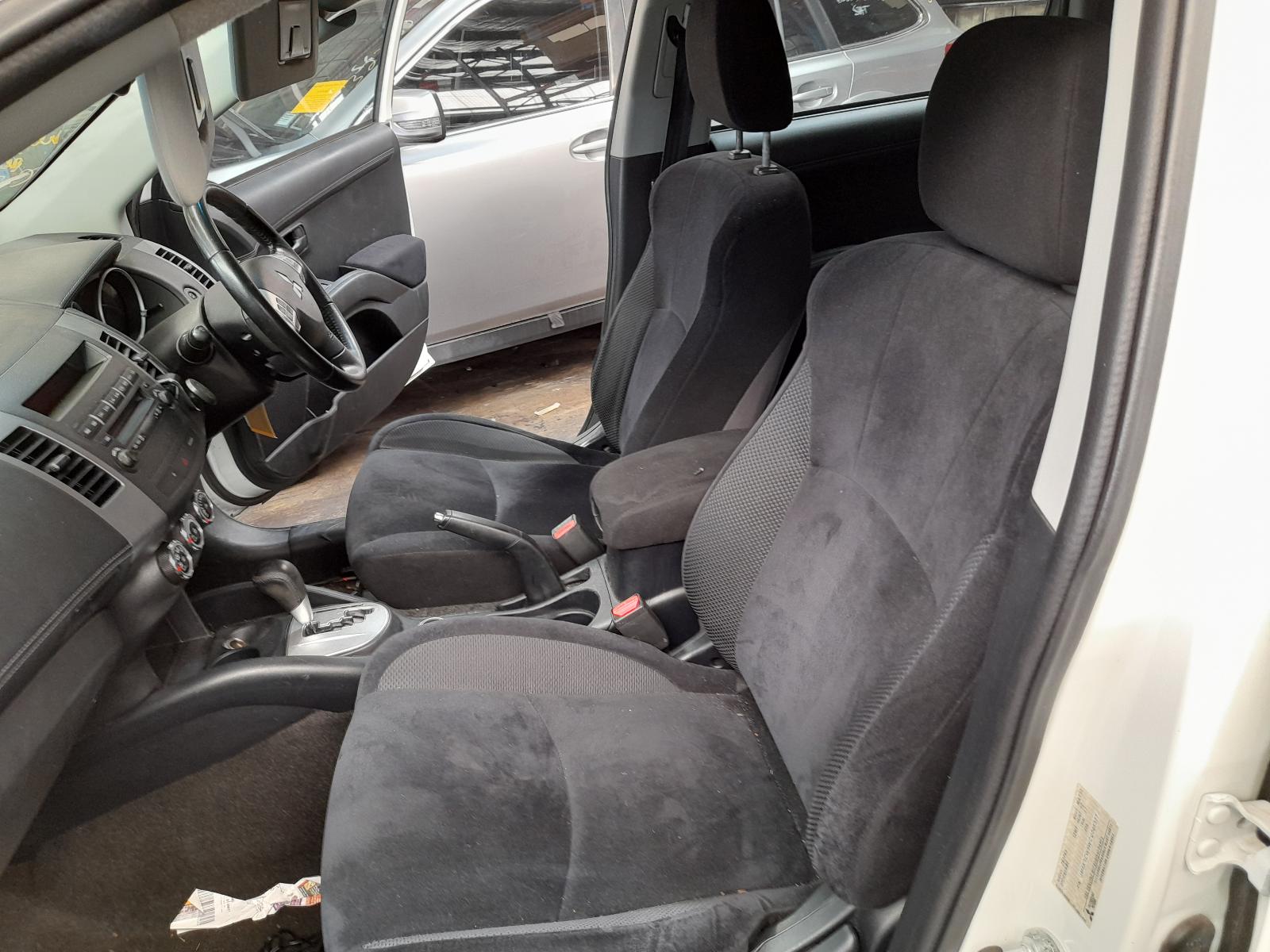 View Auto part Left Taillight Mitsubishi Outlander 2012