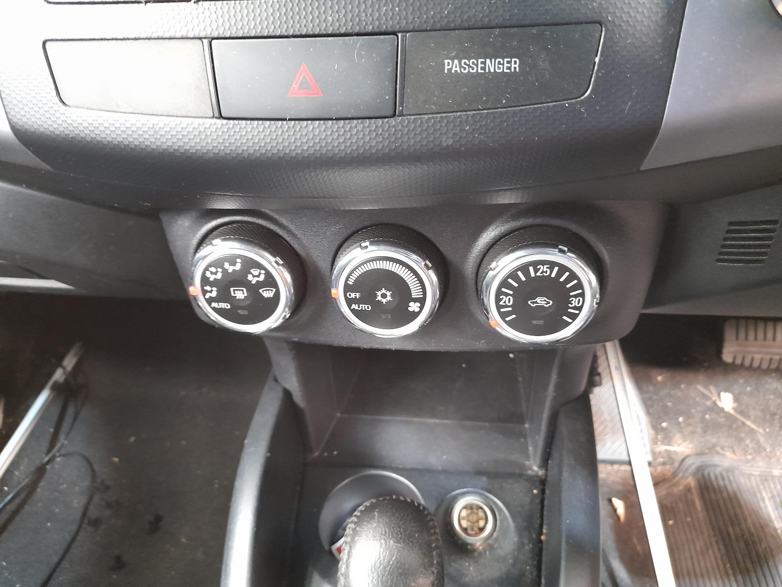 View Auto part Left Taillight Mitsubishi Outlander 2012