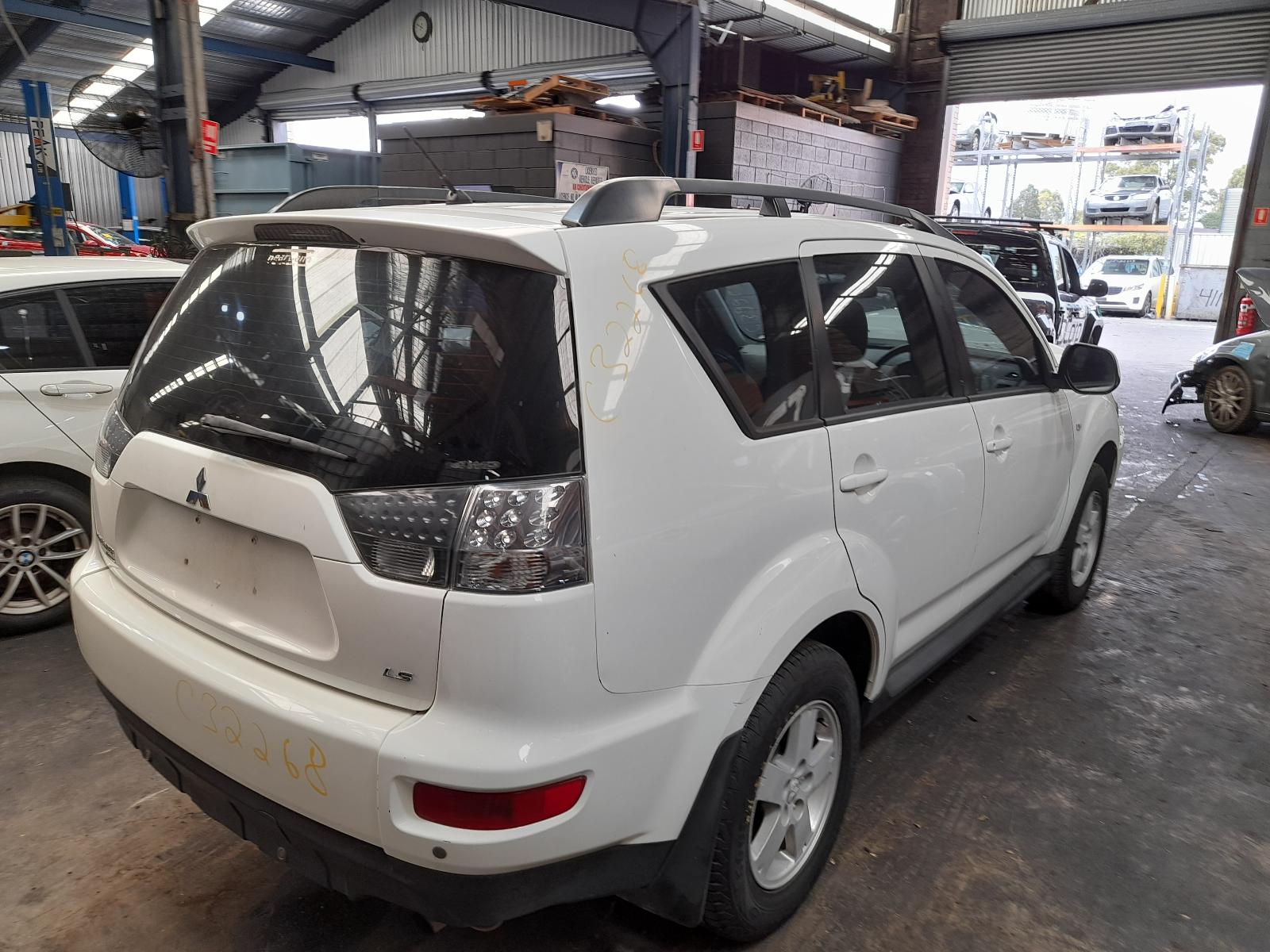 View Auto part Left Taillight Mitsubishi Outlander 2012