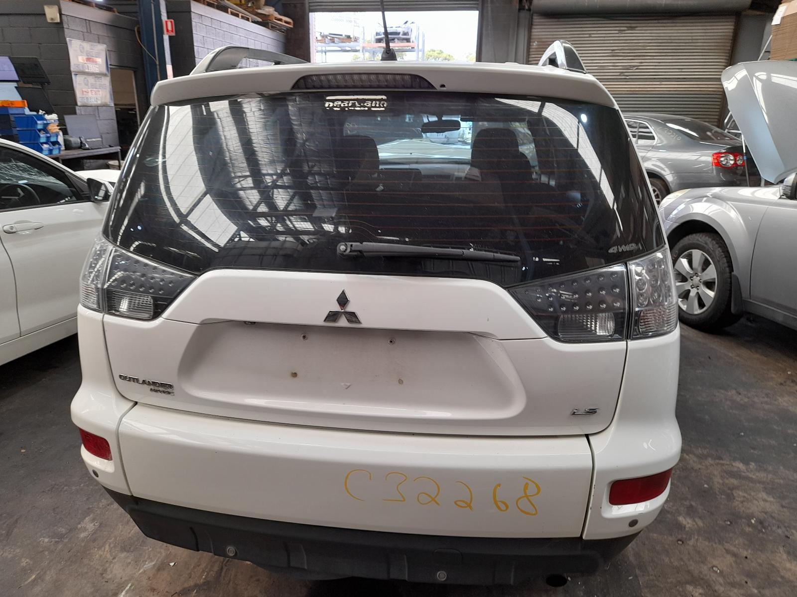 View Auto part Left Taillight Mitsubishi Outlander 2012