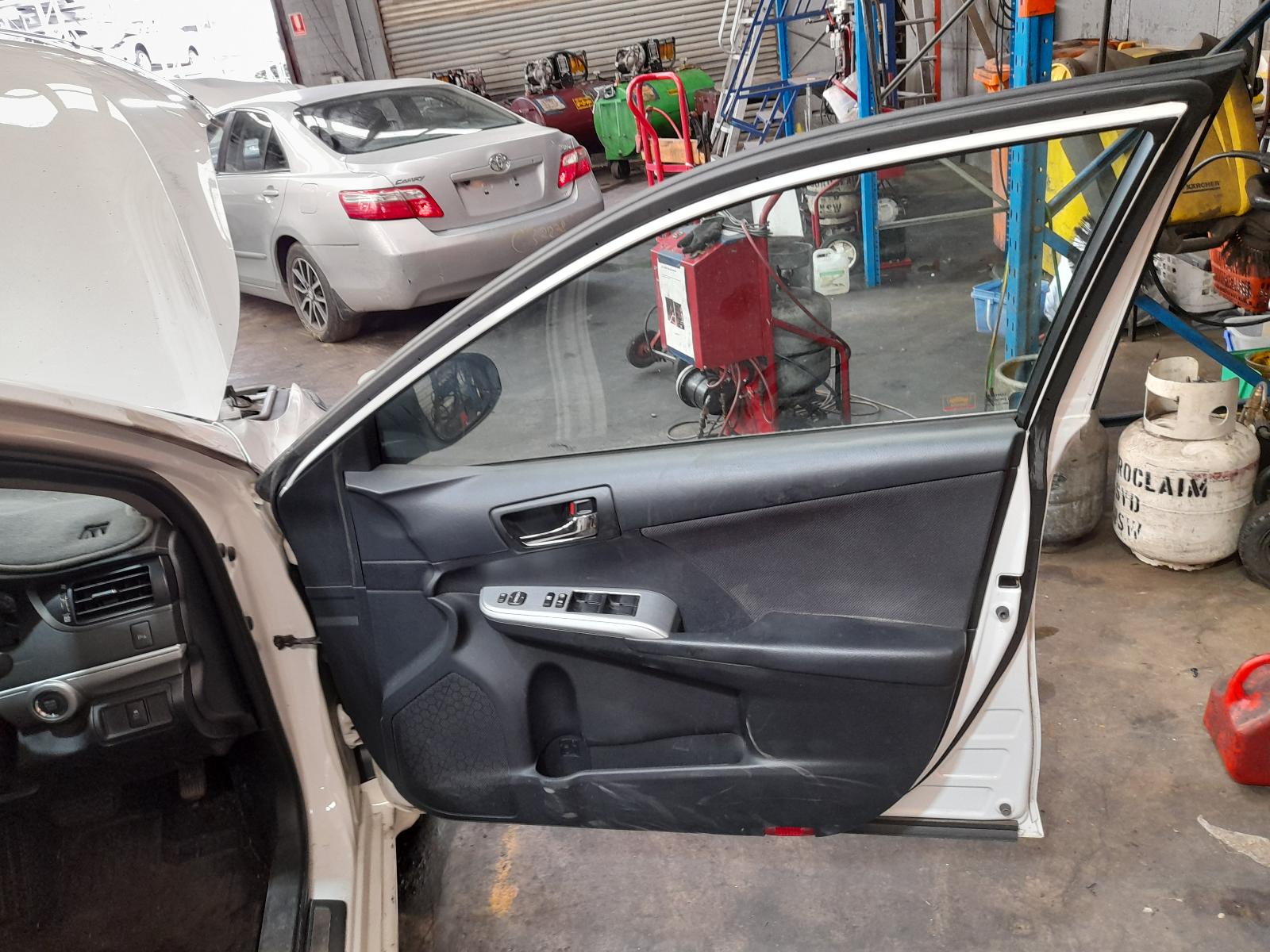 2015 Toyota Camry Sunvisor View Auto part Sunvisor Toyota Camry 2015