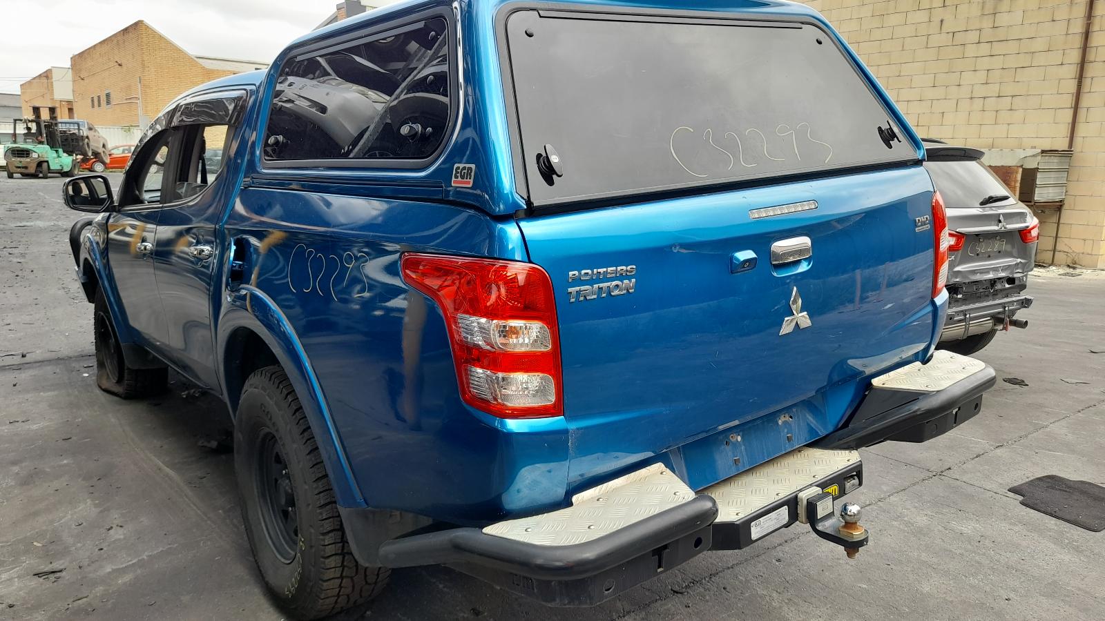 View Auto part Airbag Module/Sensor Mitsubishi Triton 2015