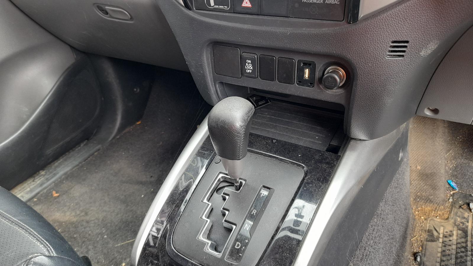 View Auto part Airbag Module/Sensor Mitsubishi Triton 2015