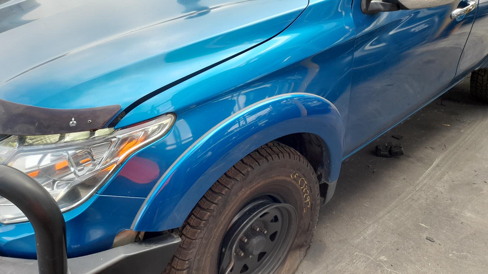 View Auto part Airbag Module/Sensor Mitsubishi Triton 2015
