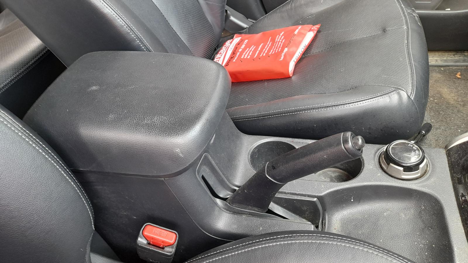 View Auto part Airbag Module/Sensor Mitsubishi Triton 2015