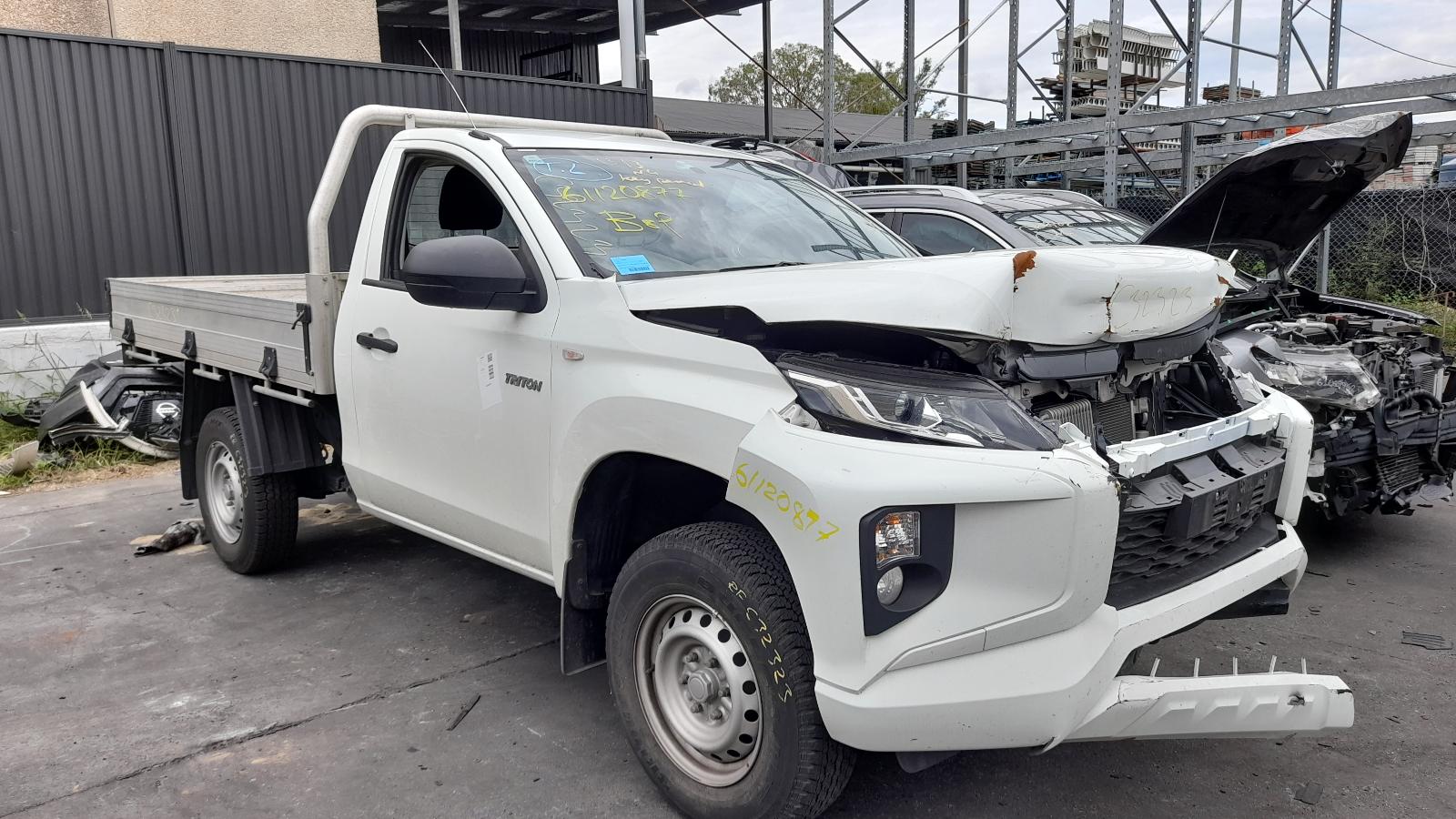 2021 Mitsubishi Triton Trans/Gearbox View Auto part Trans/Gearbox Mitsubishi Triton 2021