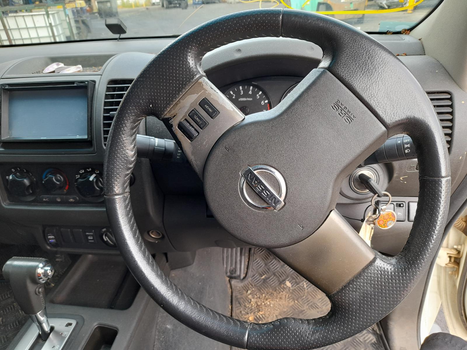 View Auto part Seatbelt/Stalk Nissan Navara 2009