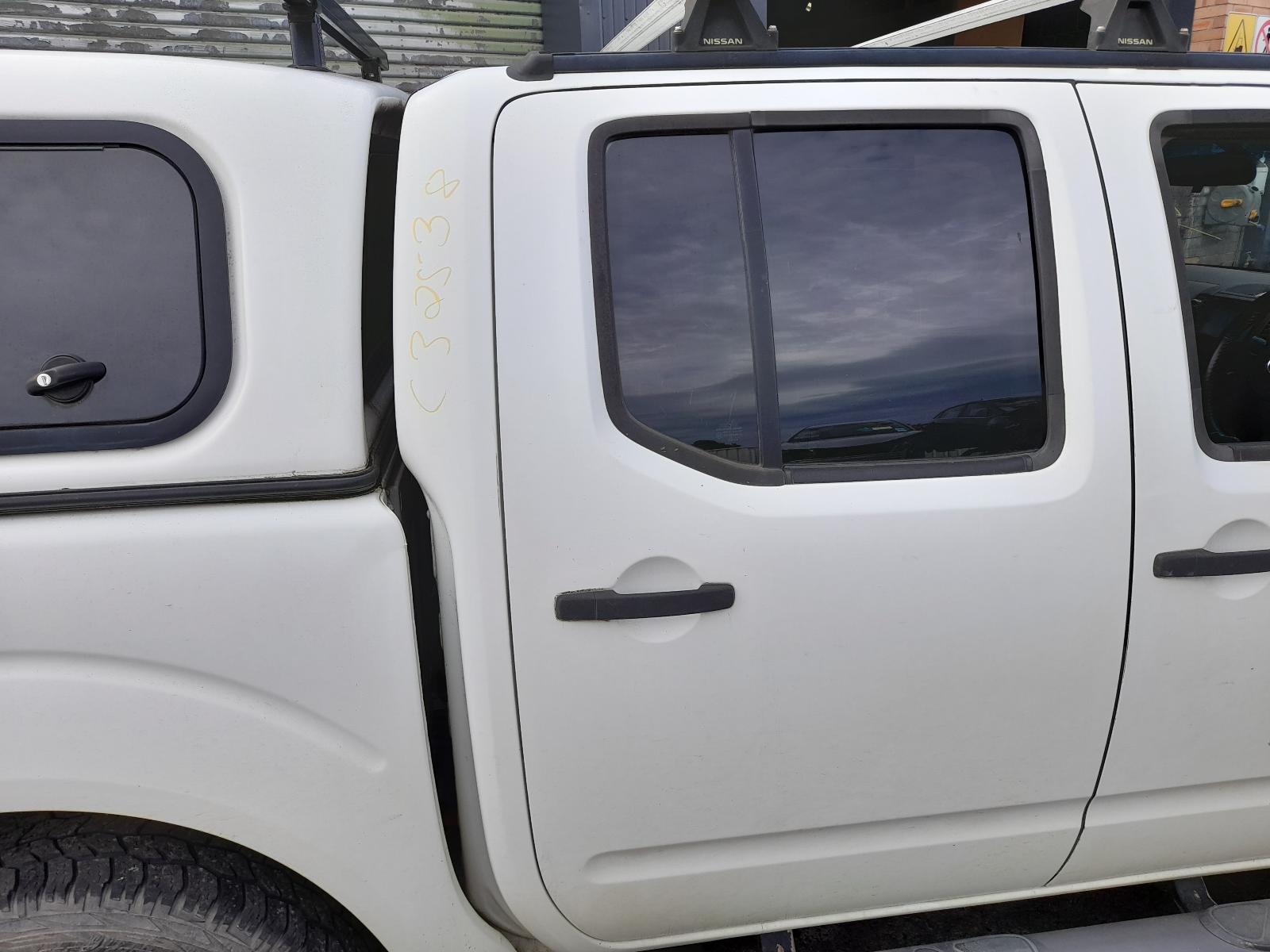 View Auto part Seatbelt/Stalk Nissan Navara 2009