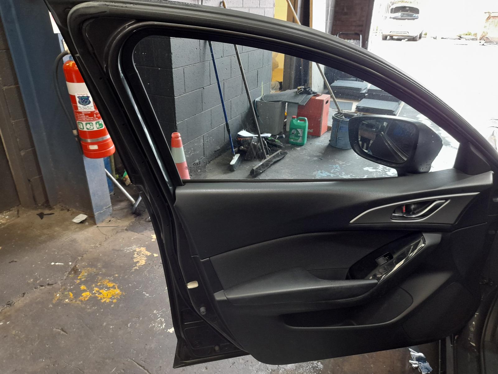 View Auto part Fuse Box Mazda 3 2018