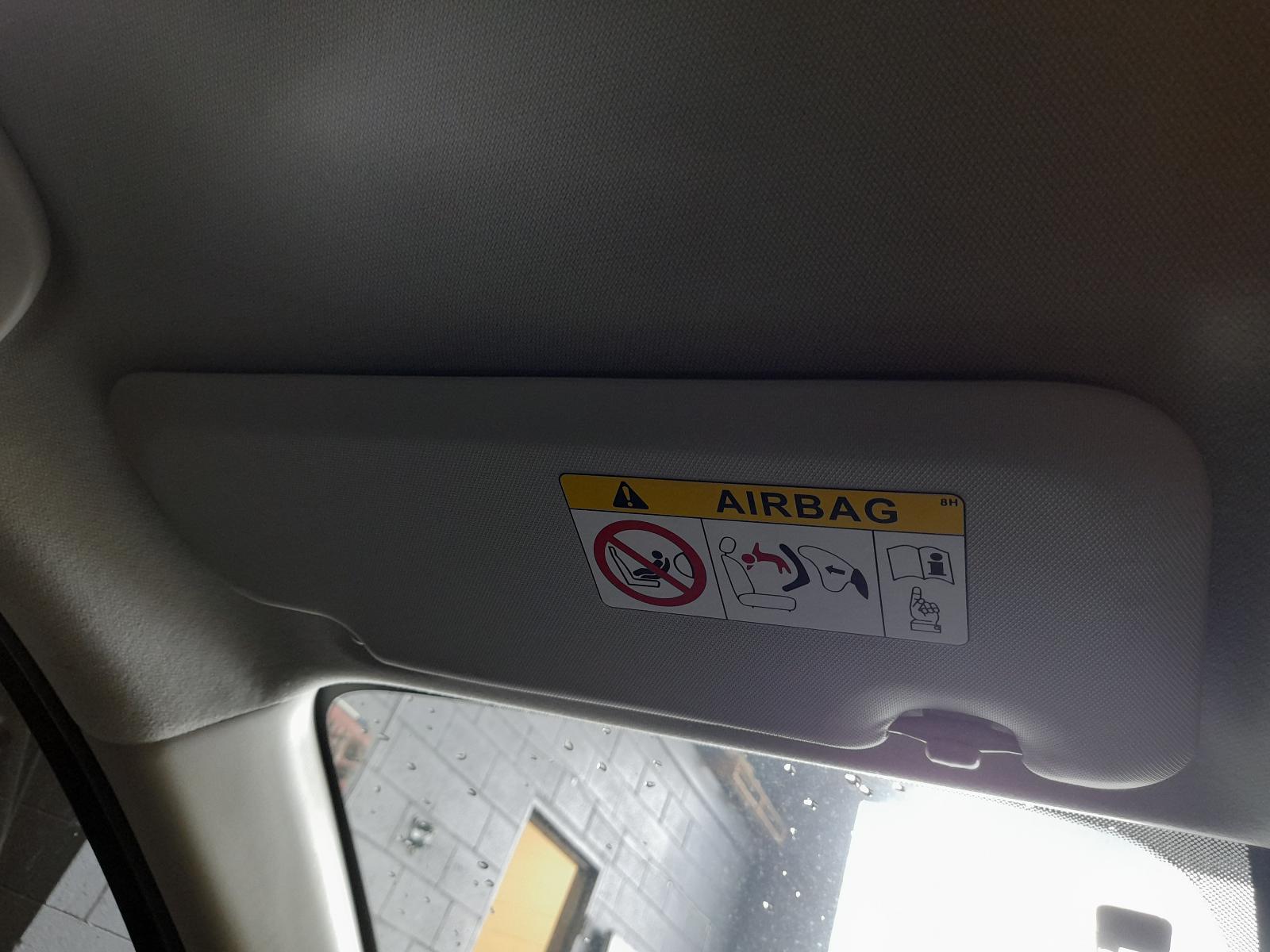 View Auto part Fuse Box Mazda 3 2018