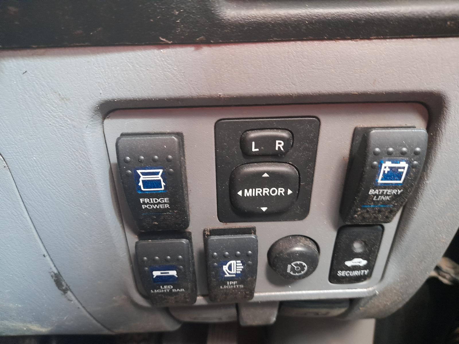 View Auto part Fuse Box Toyota Hilux 2010