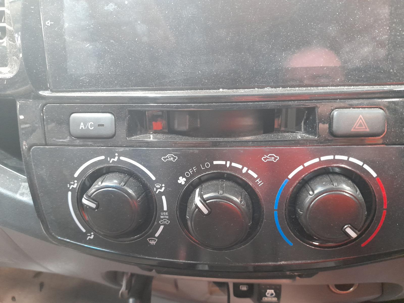 View Auto part Fuse Box Toyota Hilux 2010