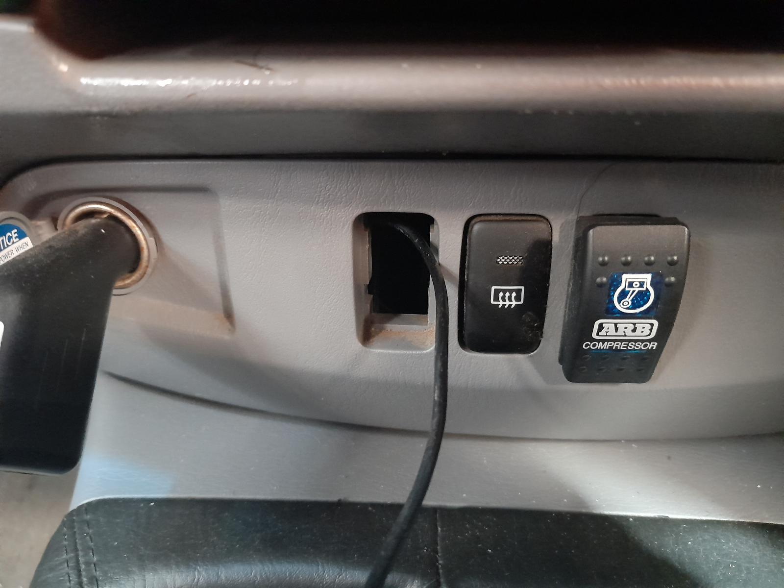 View Auto part Fuse Box Toyota Hilux 2010