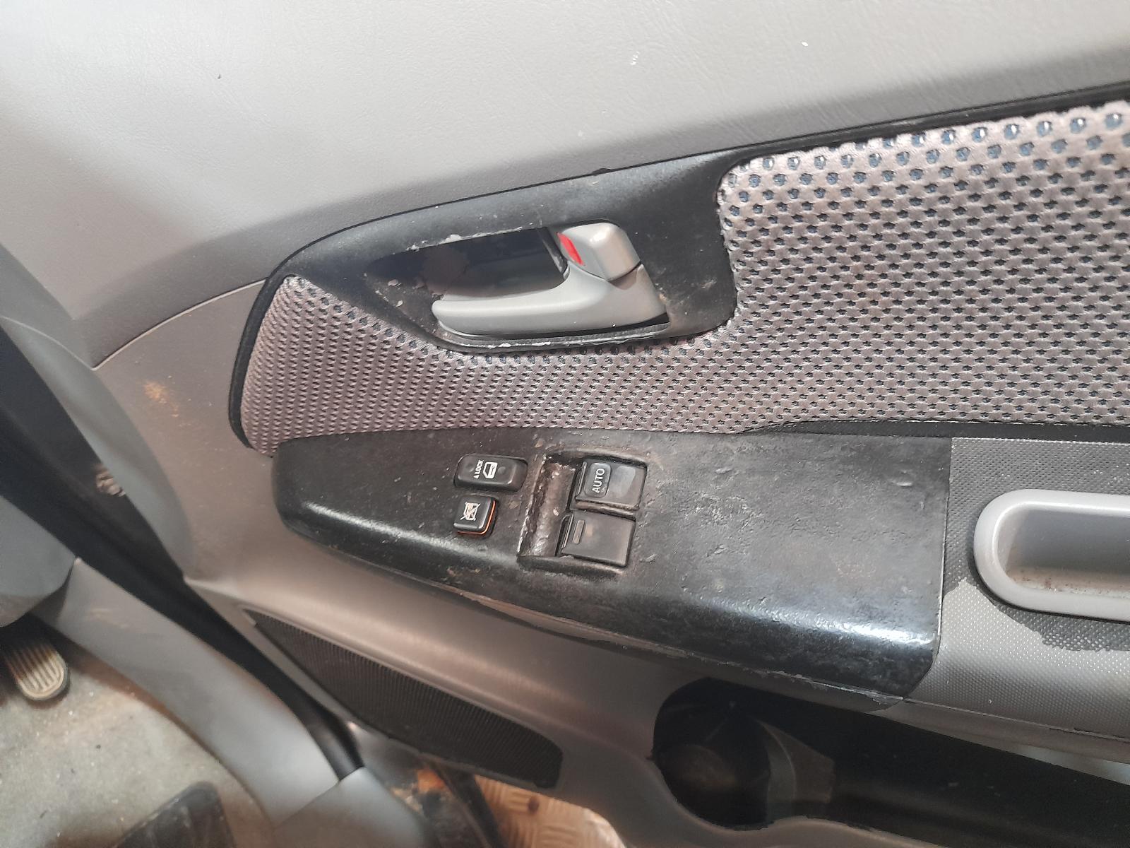 View Auto part Fuse Box Toyota Hilux 2010
