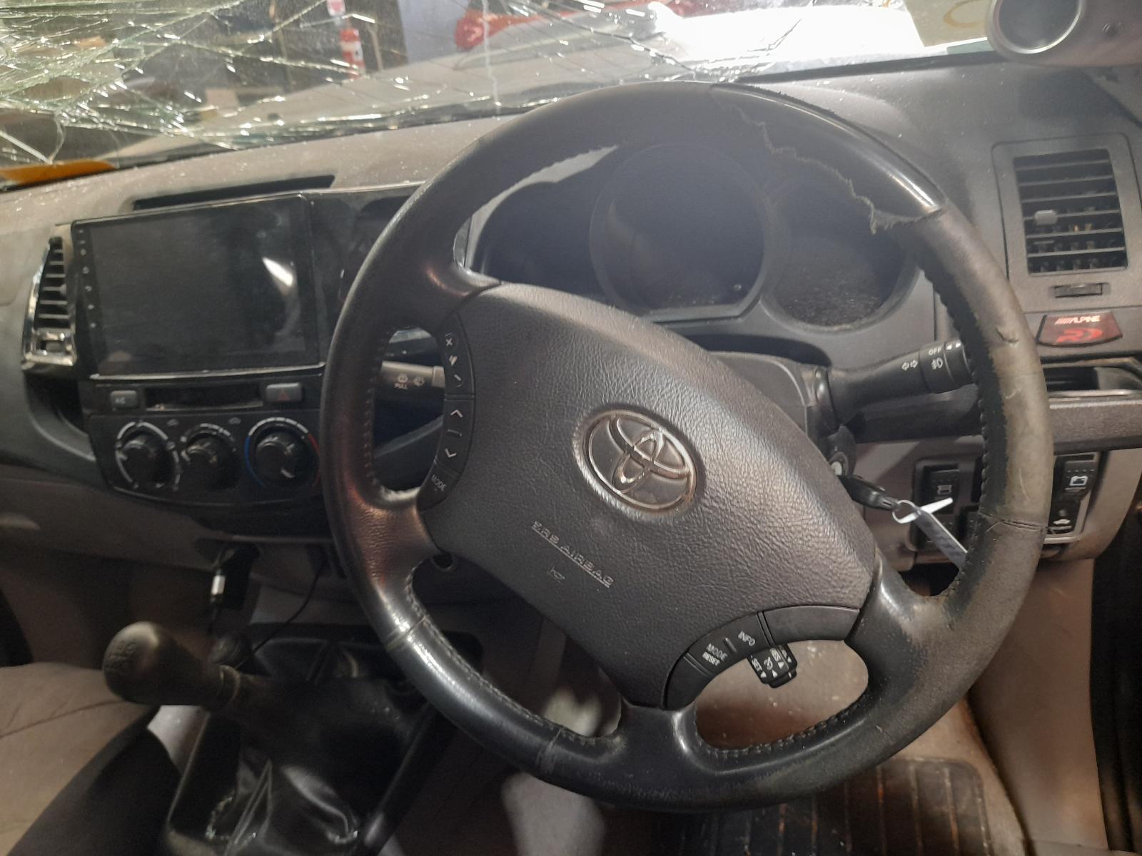 View Auto part Fuse Box Toyota Hilux 2010